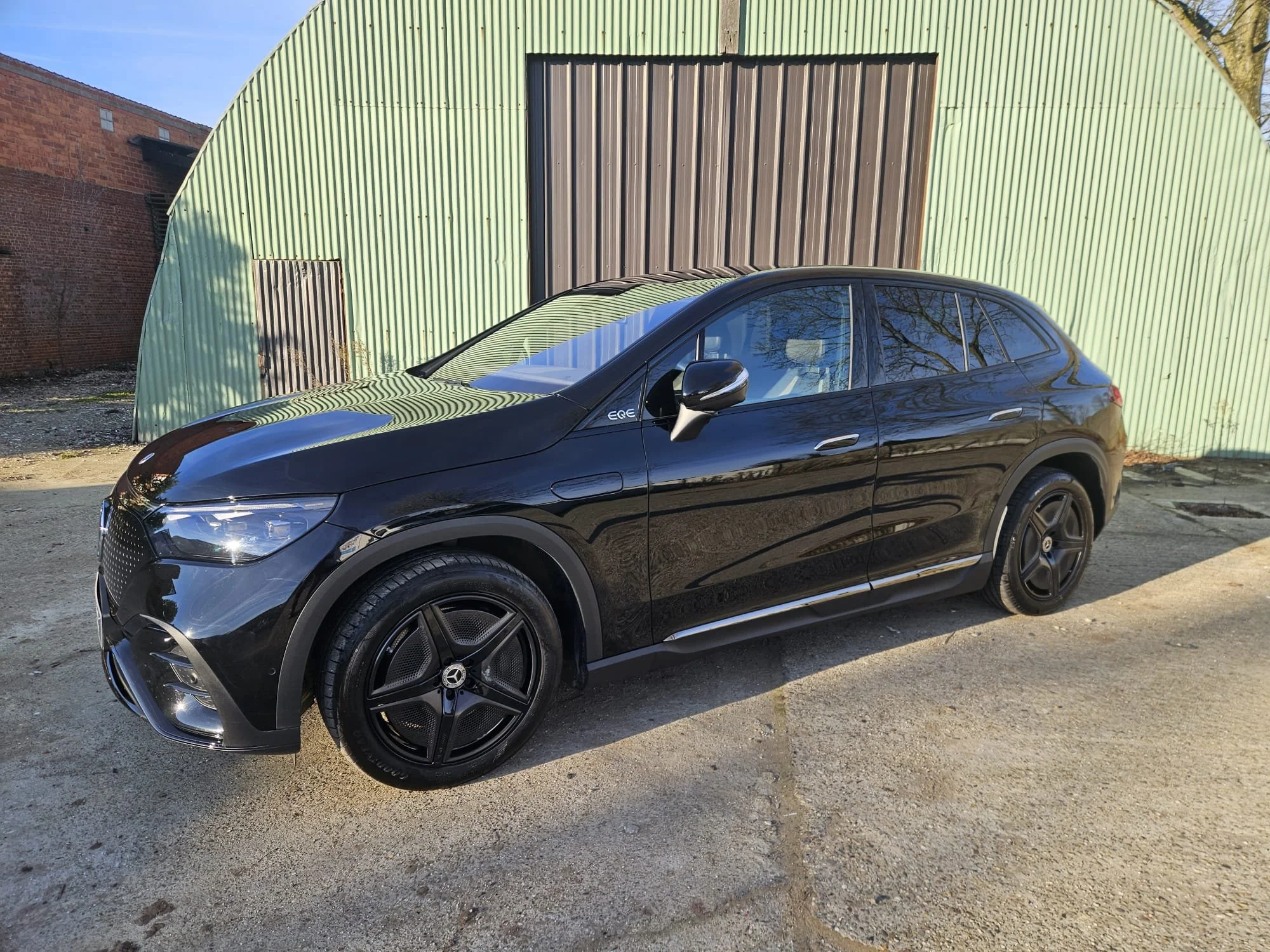 Mercedes-Benz EQE300 SUV