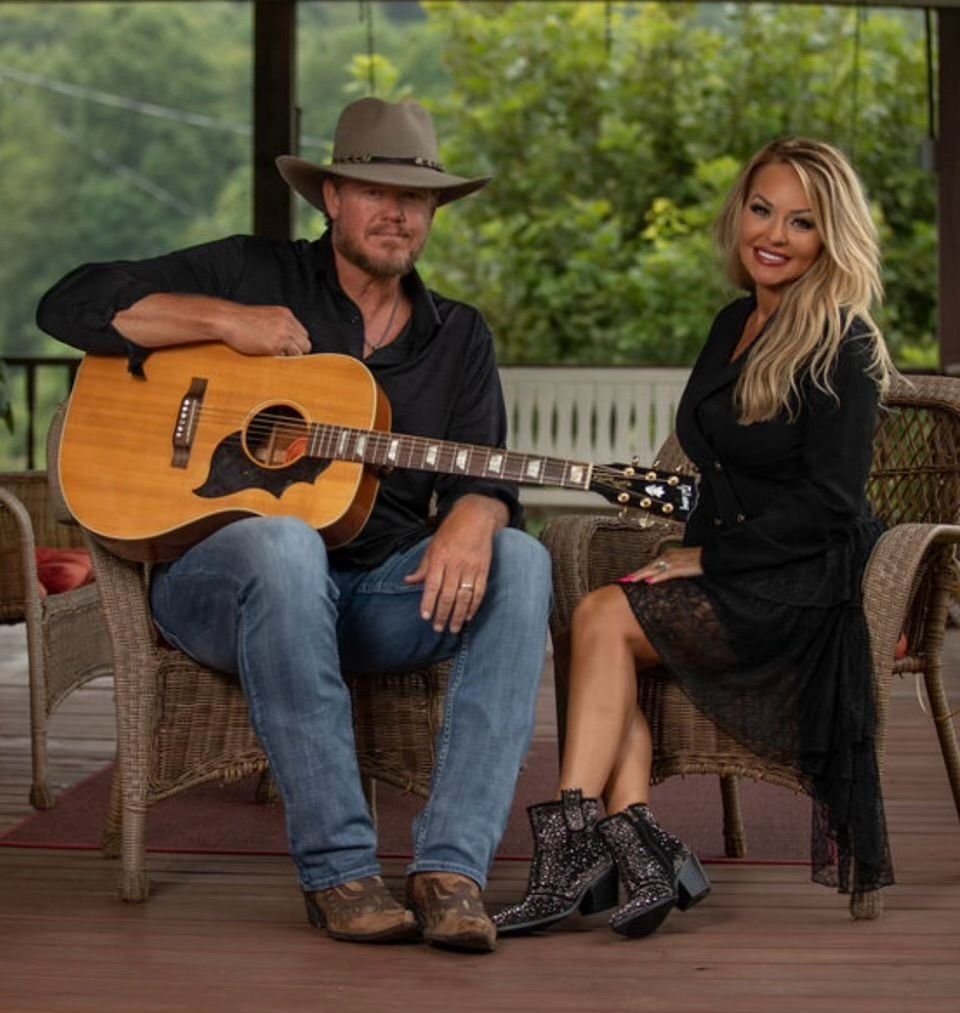 Teddi Bobby Cyrus and their band.