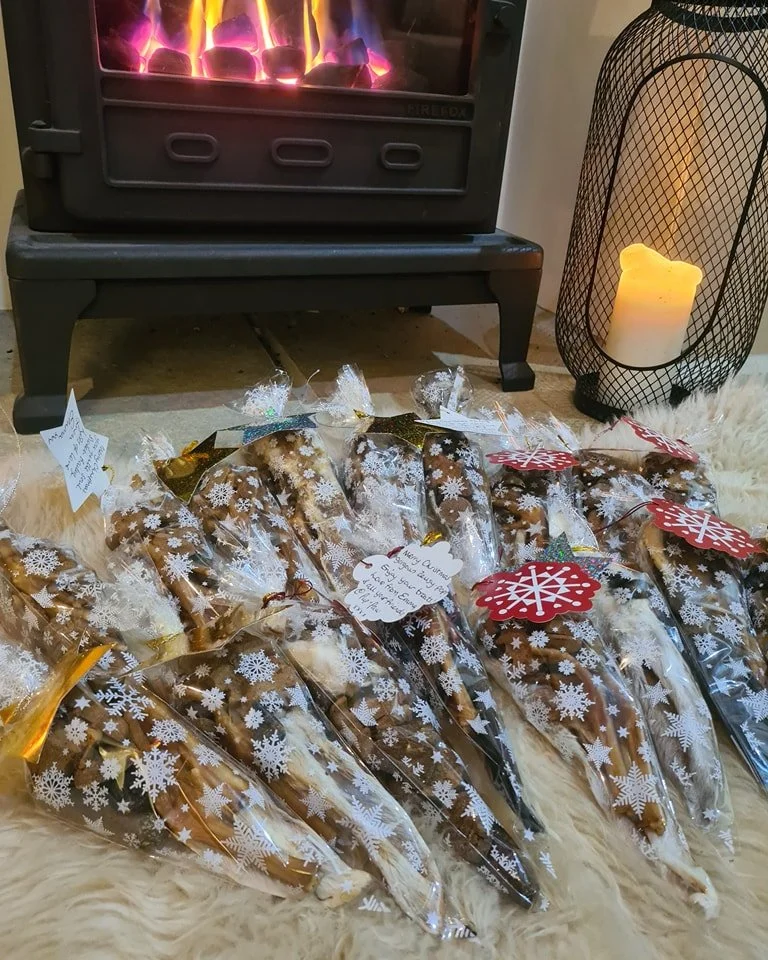 A Saturday night well spent preparing all of my gorgeous clients' Christmas treats 🎁

A final reminder that we will be finishing for the year on Friday 22nd December and returning to normal on Tuesday 2nd January ⛄❄️

I cannot thank you all enough f