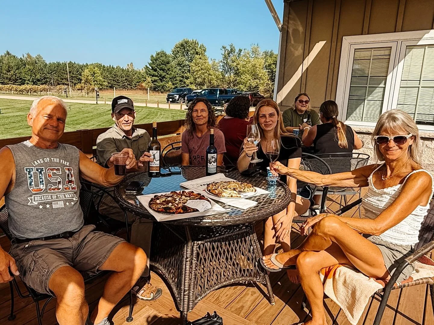 Saturday afternoons don&rsquo;t get better than this 🍷🍕 @danferstenou plays 2&ndash;5 &hellip; come sip, relax, and enjoy River Bend!

#soundsofriverbend #riverbendwinery #riverbenddistillery #chippewafalls #livemusic #gatheratriverbend