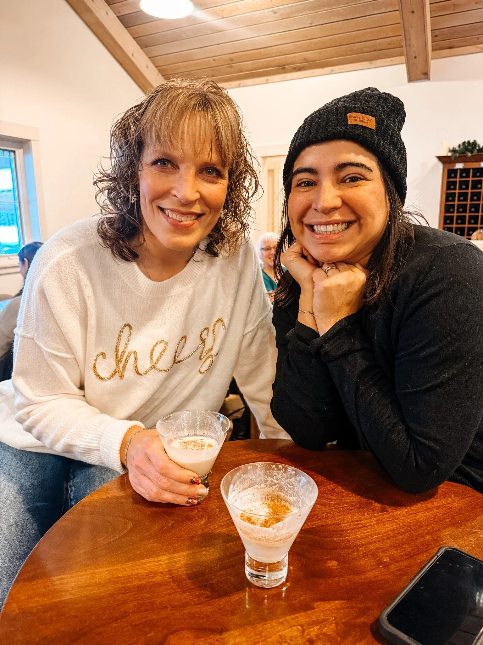 Looking ahead to this week at River Bend! 👀 Music Bingo returns Wednesday, January 7th at 6pm, our distillery feature Bees Knees will be pouring Friday and Saturday, and Dan Ferstenou is back LIVE in the tasting room on Saturday!

Looks like a prett