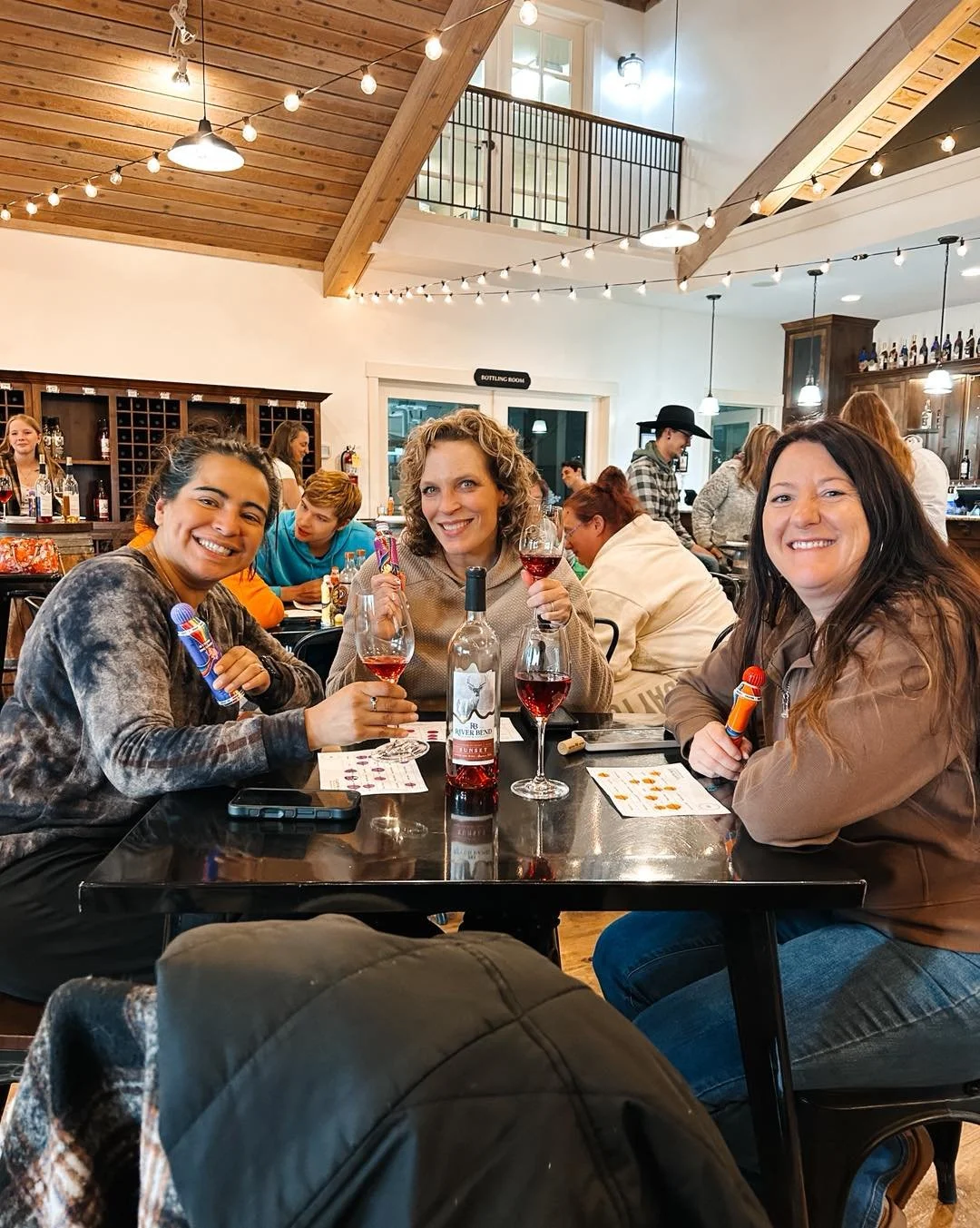 Pizza at River Bend? Yes please!🍕🍷We&rsquo;ve added pizza to the menu on days when there&rsquo;s no food truck.

So if you&rsquo;re here for Music Bingo on Wednesdays or another no food truck day&hellip;you can now get a pizza!

We&rsquo;ll stop se