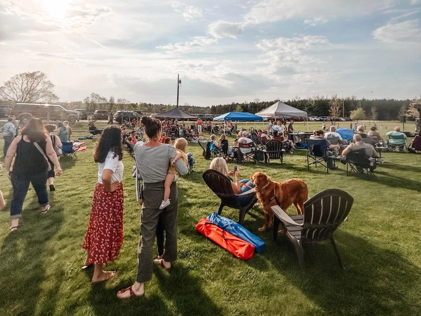 Friday (May 8th) is Family Night at River Bend! ☀️🎶 Spend the evening with us on the vineyard lawn. We&rsquo;ll have live music by the sensational Micah Uttecht Band from 5&ndash;8pm, great food by Big Papa BBQ from 4&ndash;8pm, mocktails, cocktails