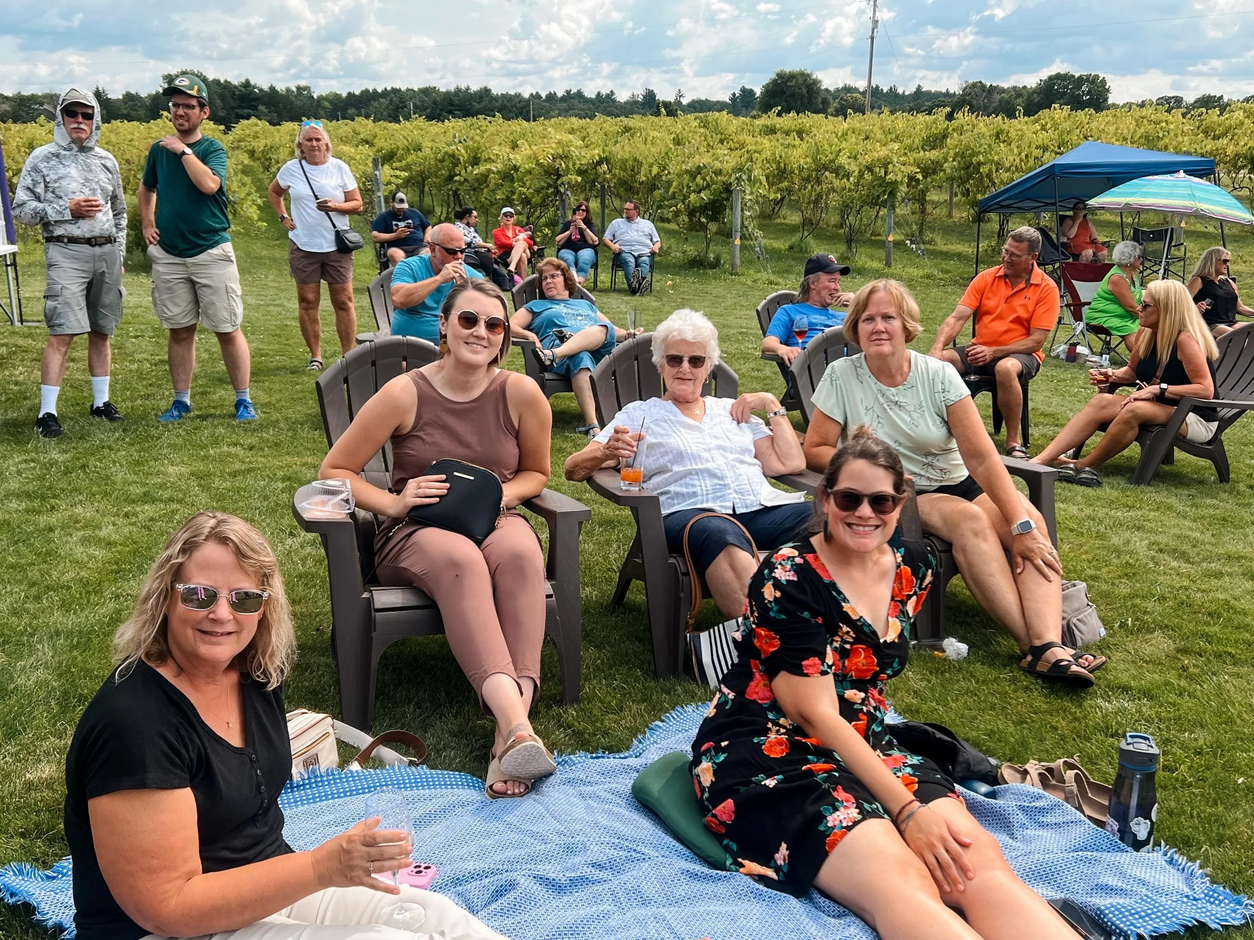 It&rsquo;s a pretty good day to be at River Bend! 🎶🍷