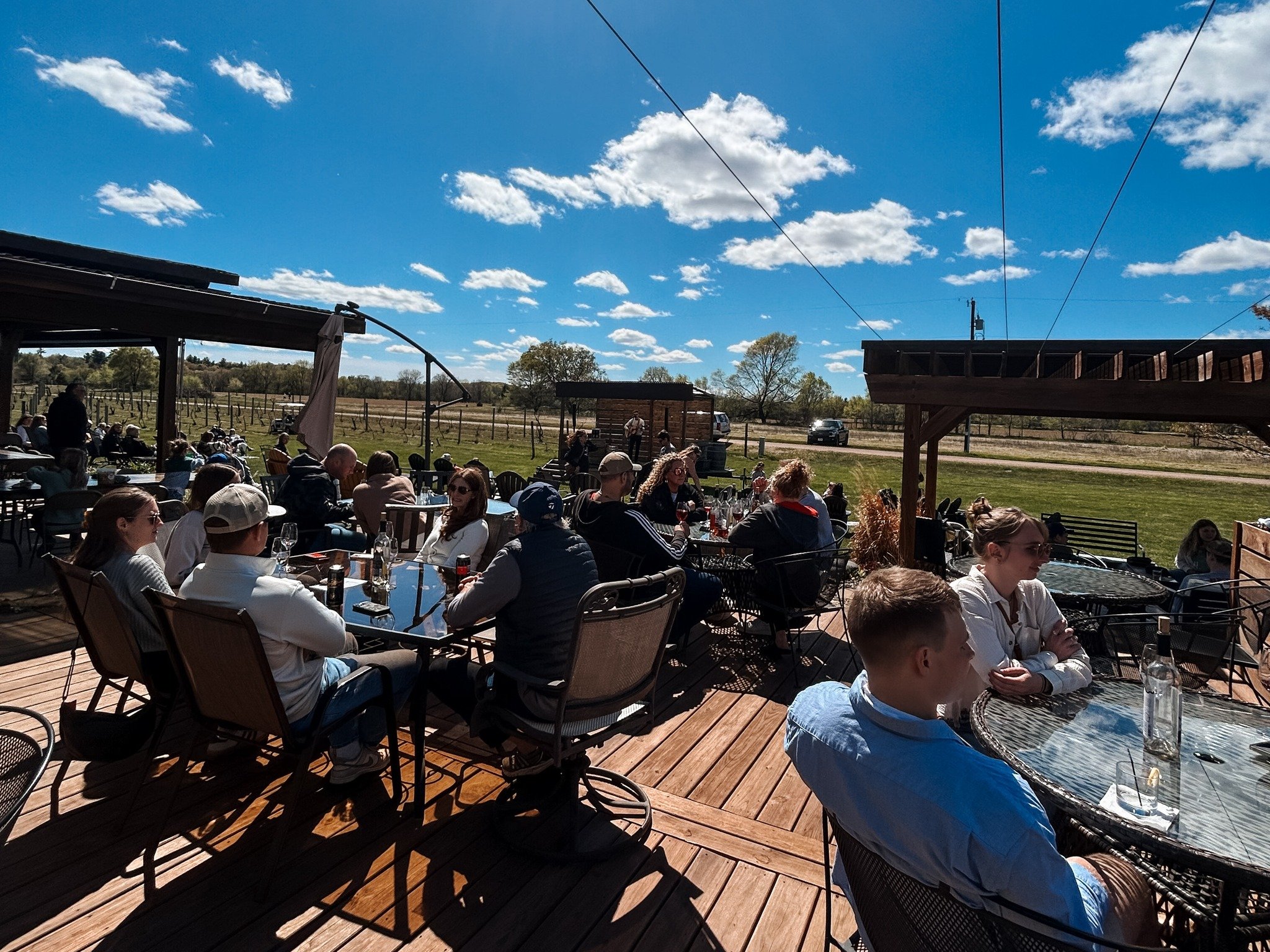 This week&rsquo;s River Bend Rundown ⬇️

Vendors in the Vines returns this Saturday (5/16), Big Papa BBQ will be here all weekend long, live music fills the vineyard Saturday AND Sunday, plus the Breakfast Blend cocktail is making its debut (think Ci