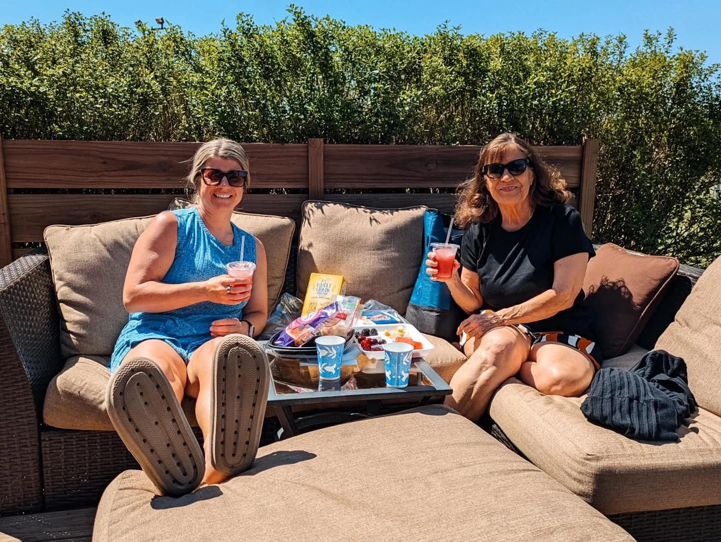 River Bend wine slushies are slushin&rsquo; on this beautiful Saturday! ☀️Jackson Taylor performs live today from 2&ndash;5pm on the haywagon stage. 🎶