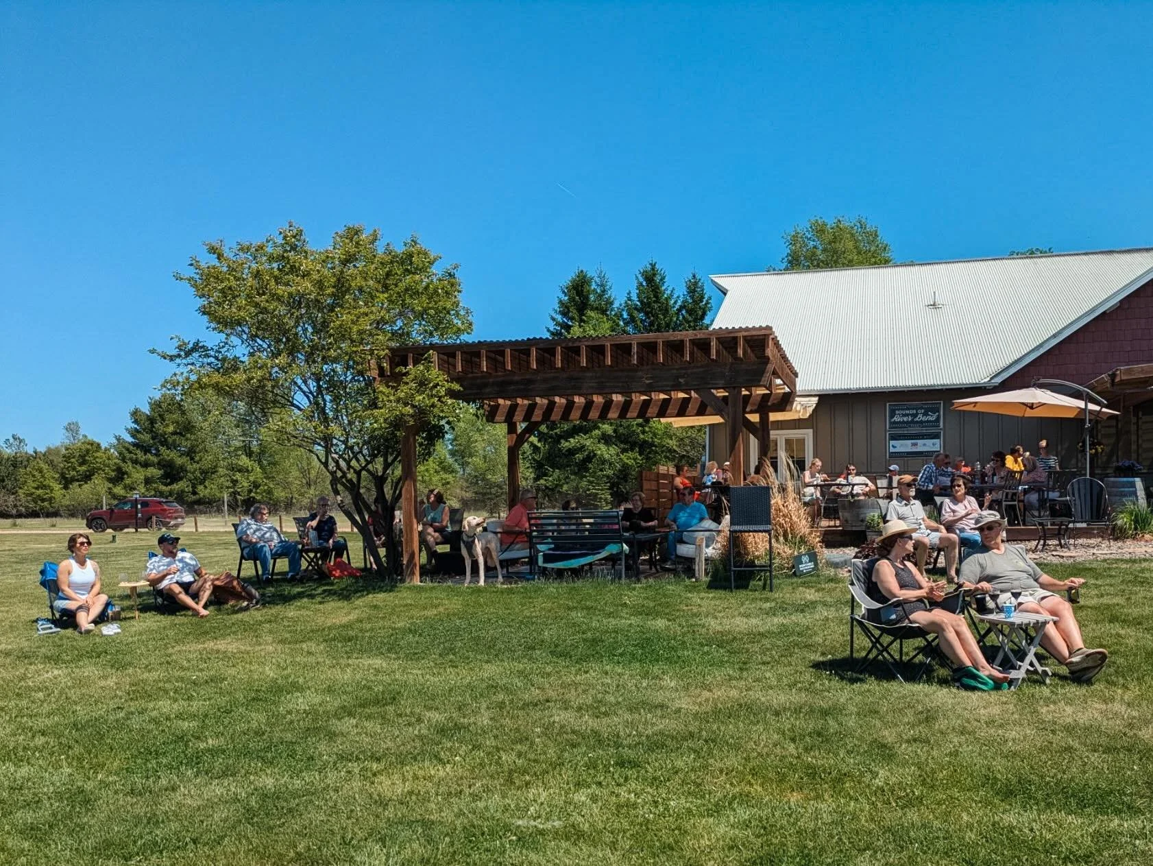Today&rsquo;s personality trait: sitting on the River Bend lawn with a glass of wine, mocktail or cocktail while live music plays in the background ☀️🎶🍷

Local trio, Garden Party, performs from 1:30 to 4:30pm and Primal Pizza Co. is here all day!