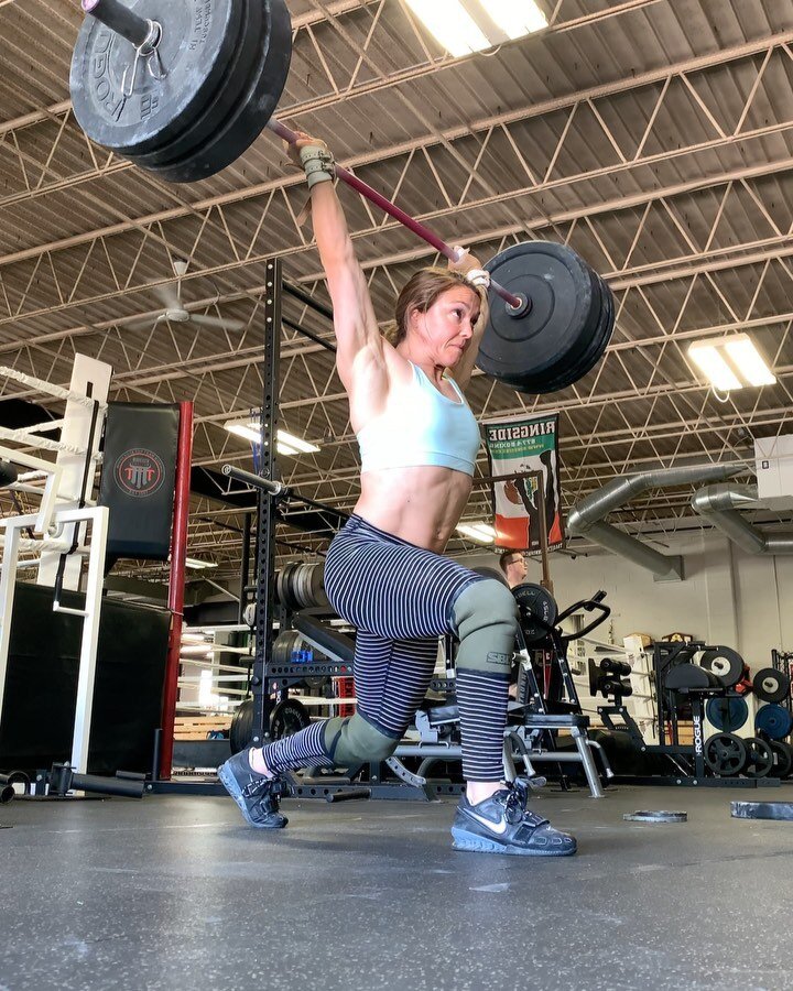 Would you rather&hellip;

Do
A) 2 cleans + 1 split jerk or
B) 3 position cleans

I personally dislike multiple cleans of any kind 😝 because I feel like my (already bad) arm tension gets worse with each clean! However, both of these actually look (an