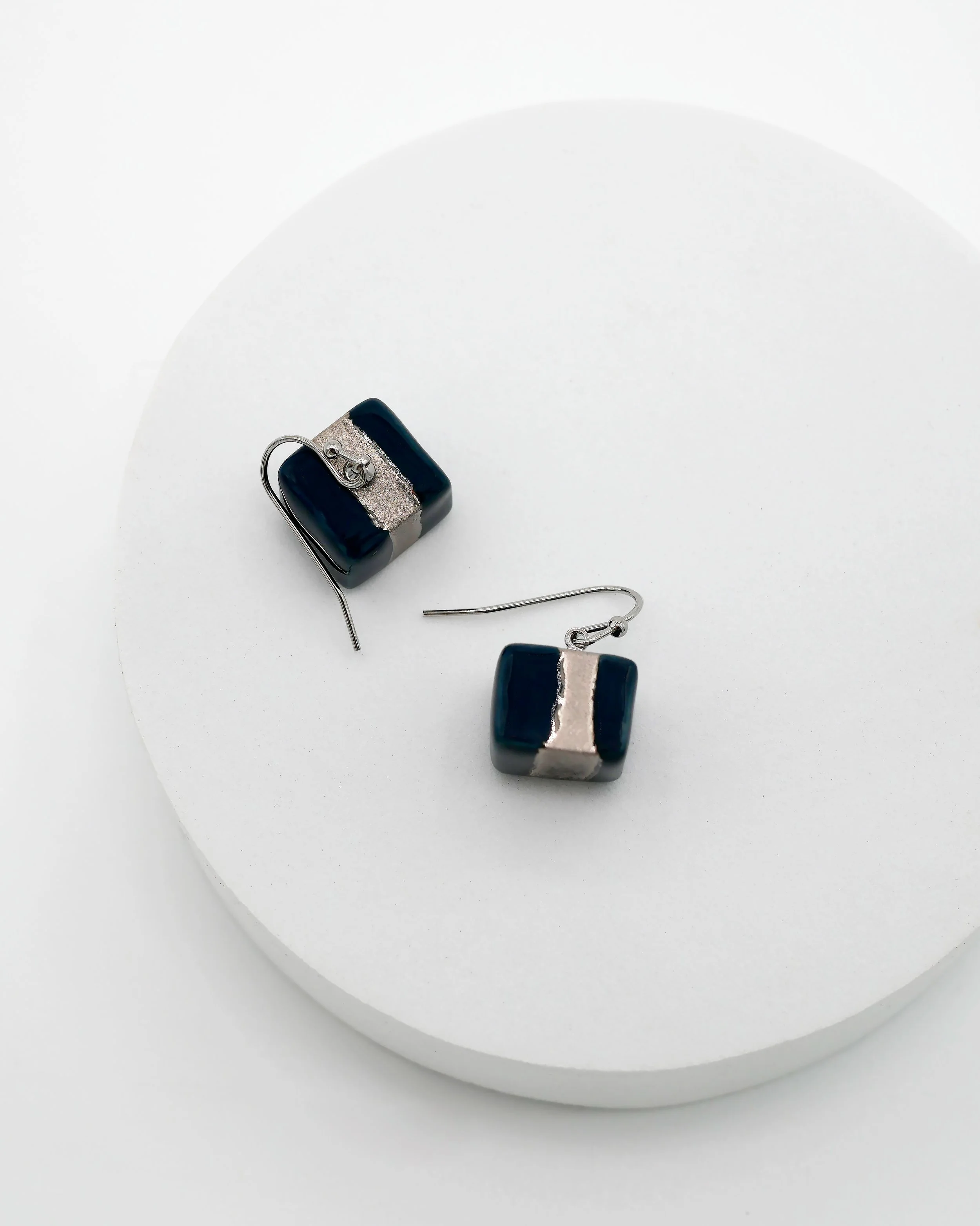 HOTARU | drop | cube,  silver & navy