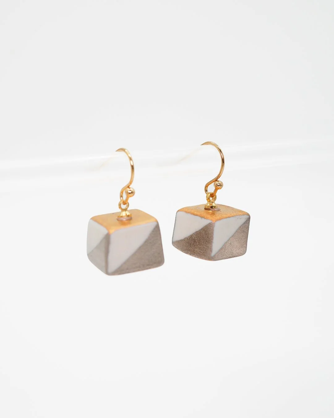HOTARU | drop | cube, white, silver & gold