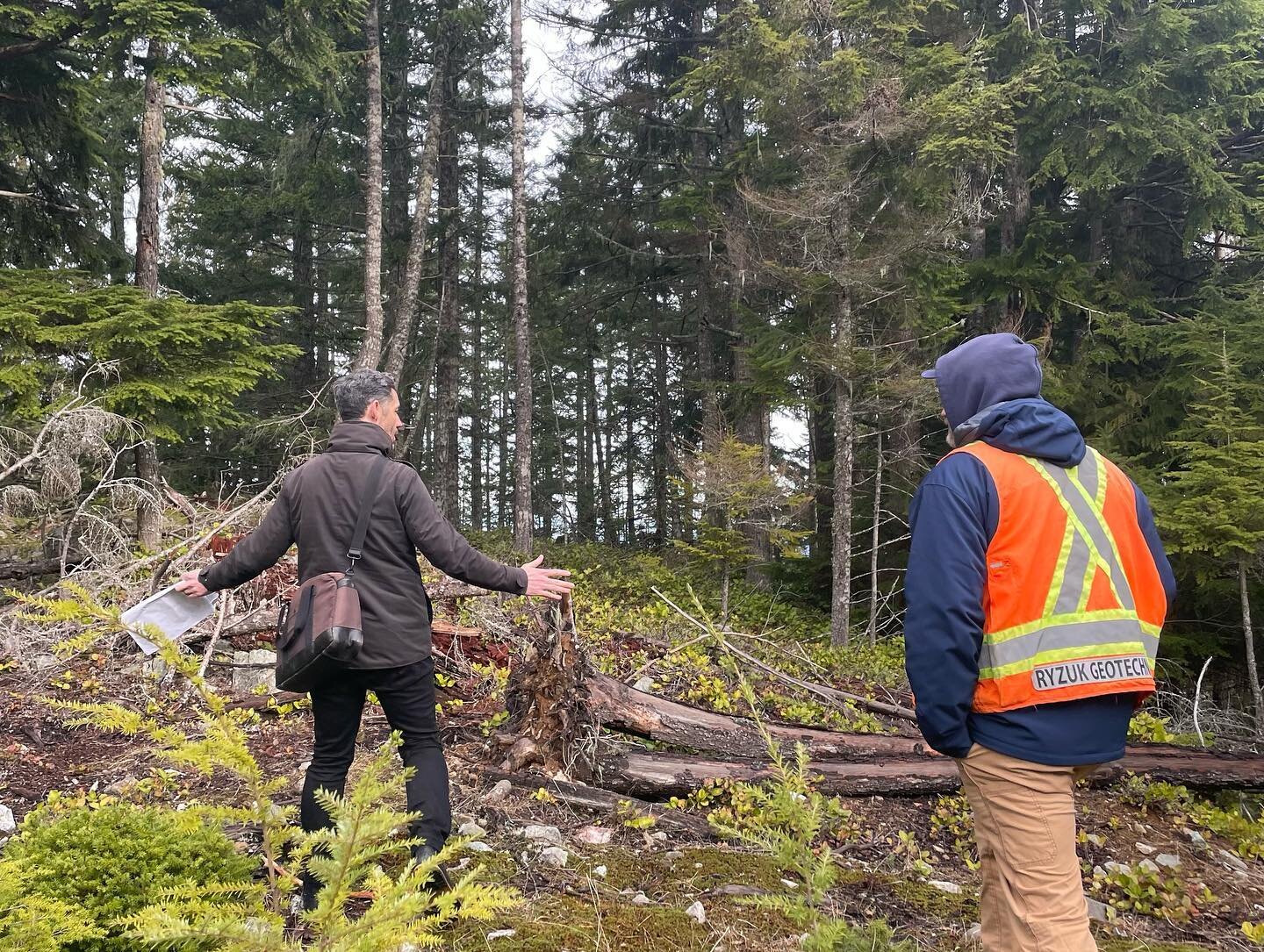 How it all starts&hellip;..exploring the possibilities for an epic property.  Confirming build sites with @wovenarchitecturedesign &amp; @ryzukgeotechnical 
Can&rsquo;t wait to see this one come to life.  #wilcobuilt #saltspringisland #customhomes #c