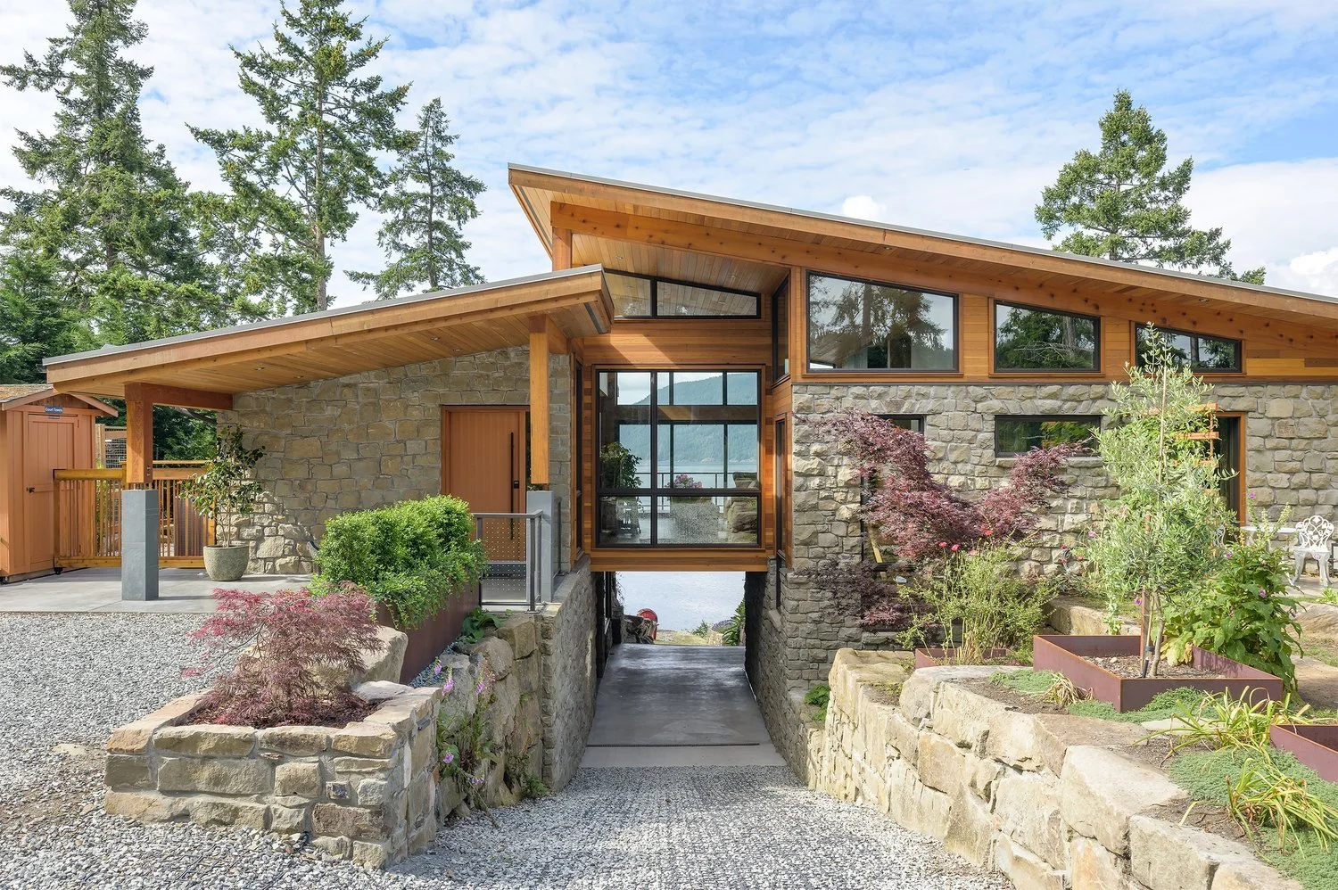 BRIDGE HOUSE
