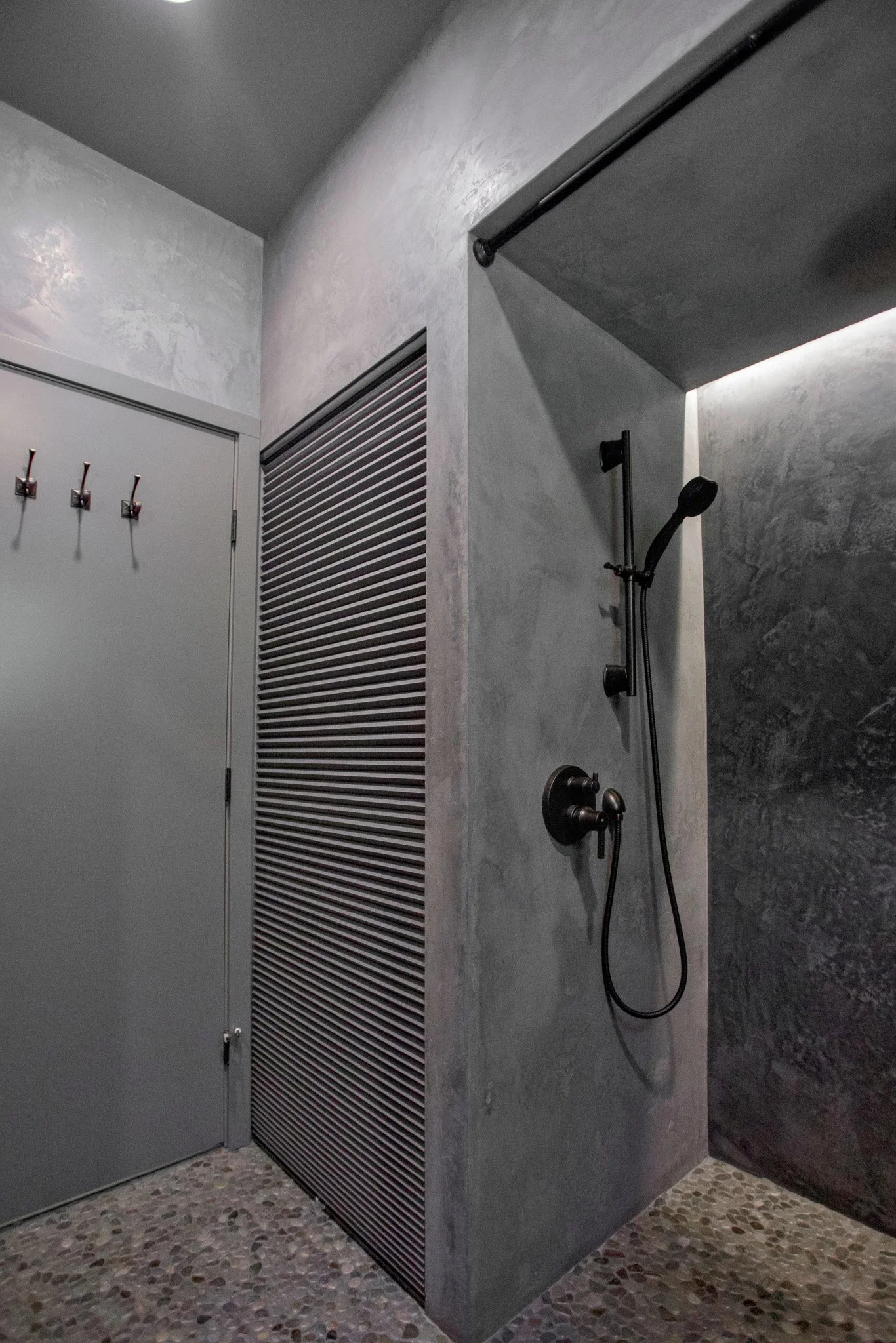 SHOWER 3.jpg