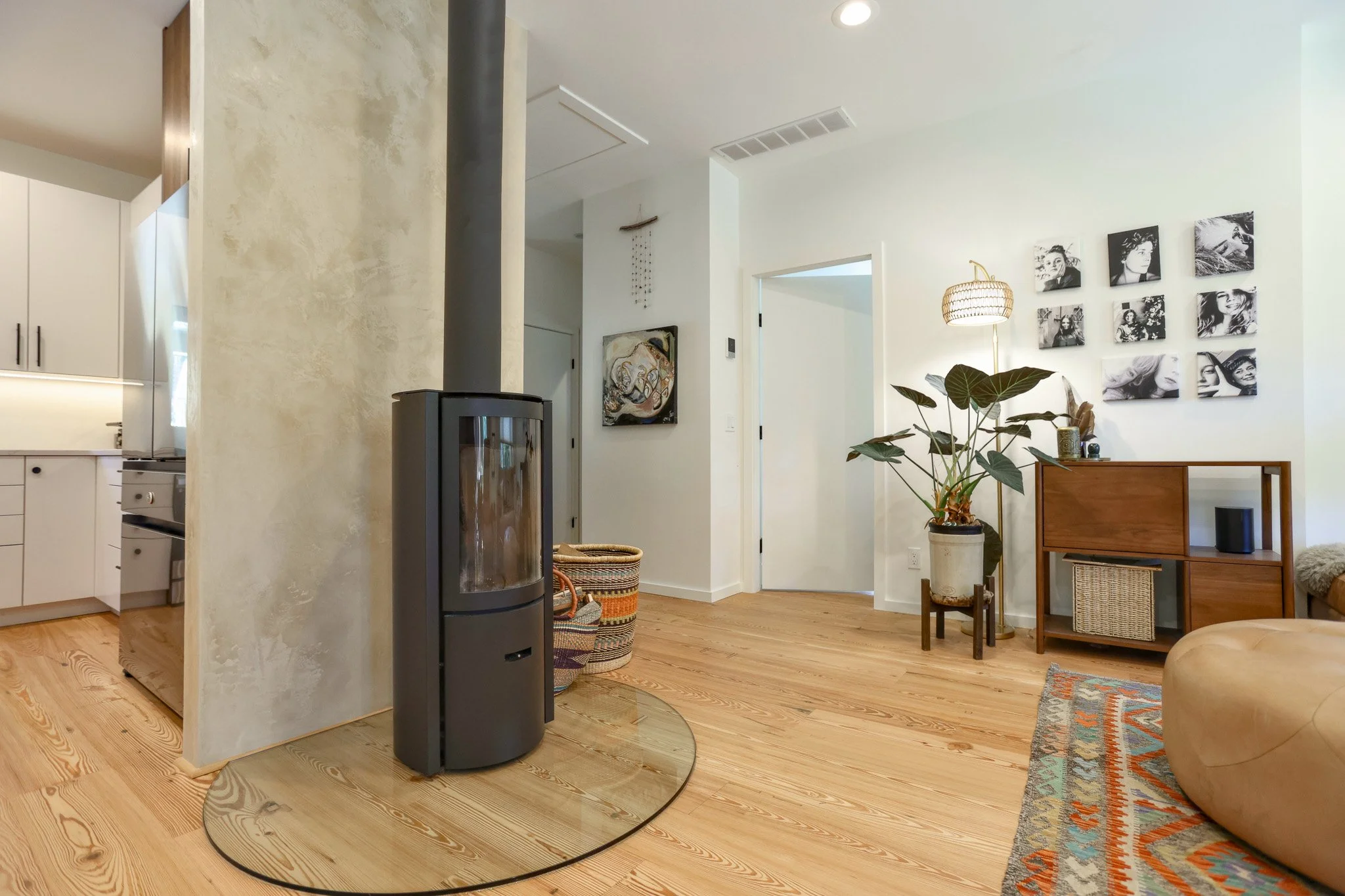 FIREPLACE 2.jpg