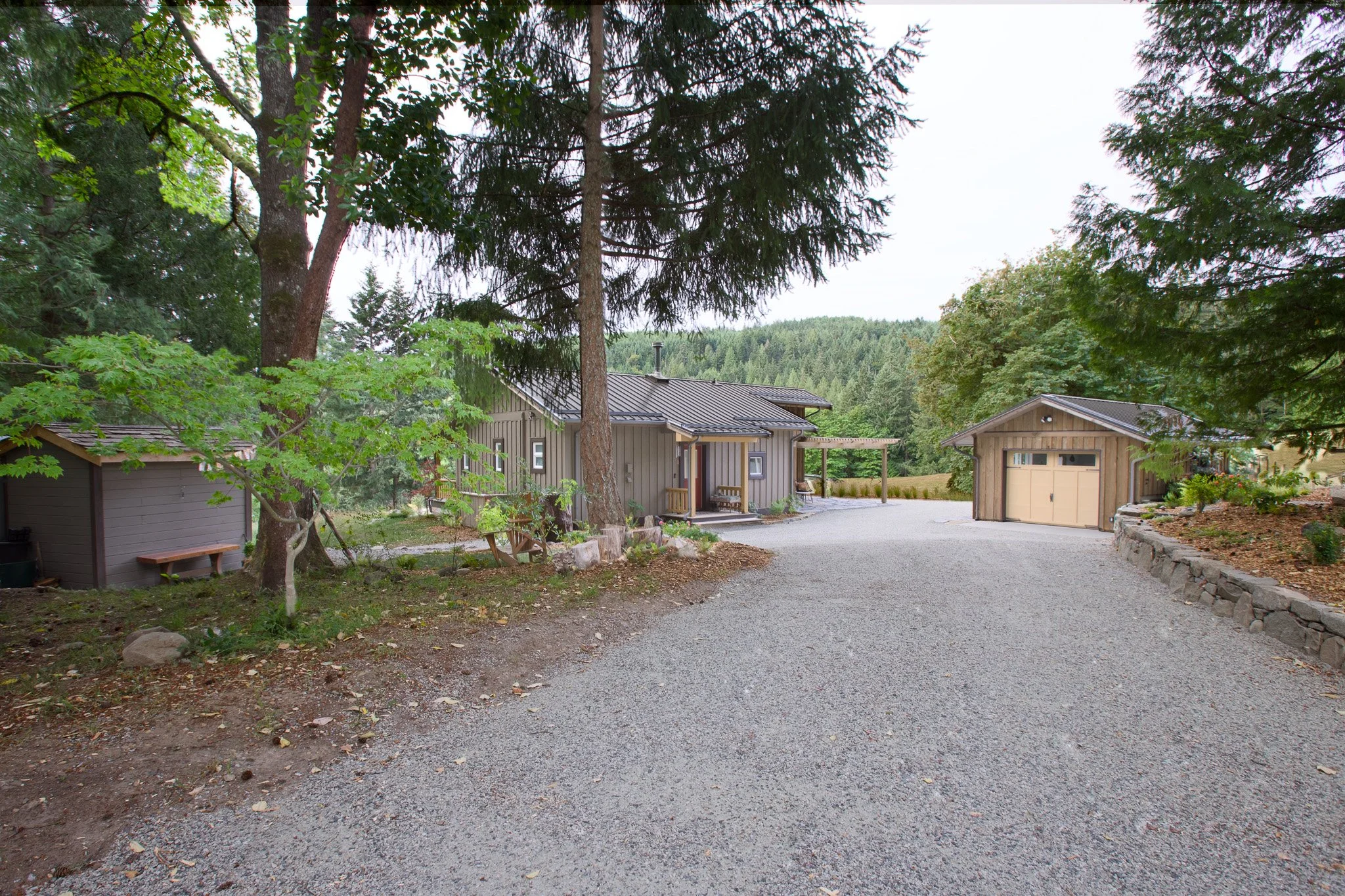 EXT DRIVEWAY.jpg