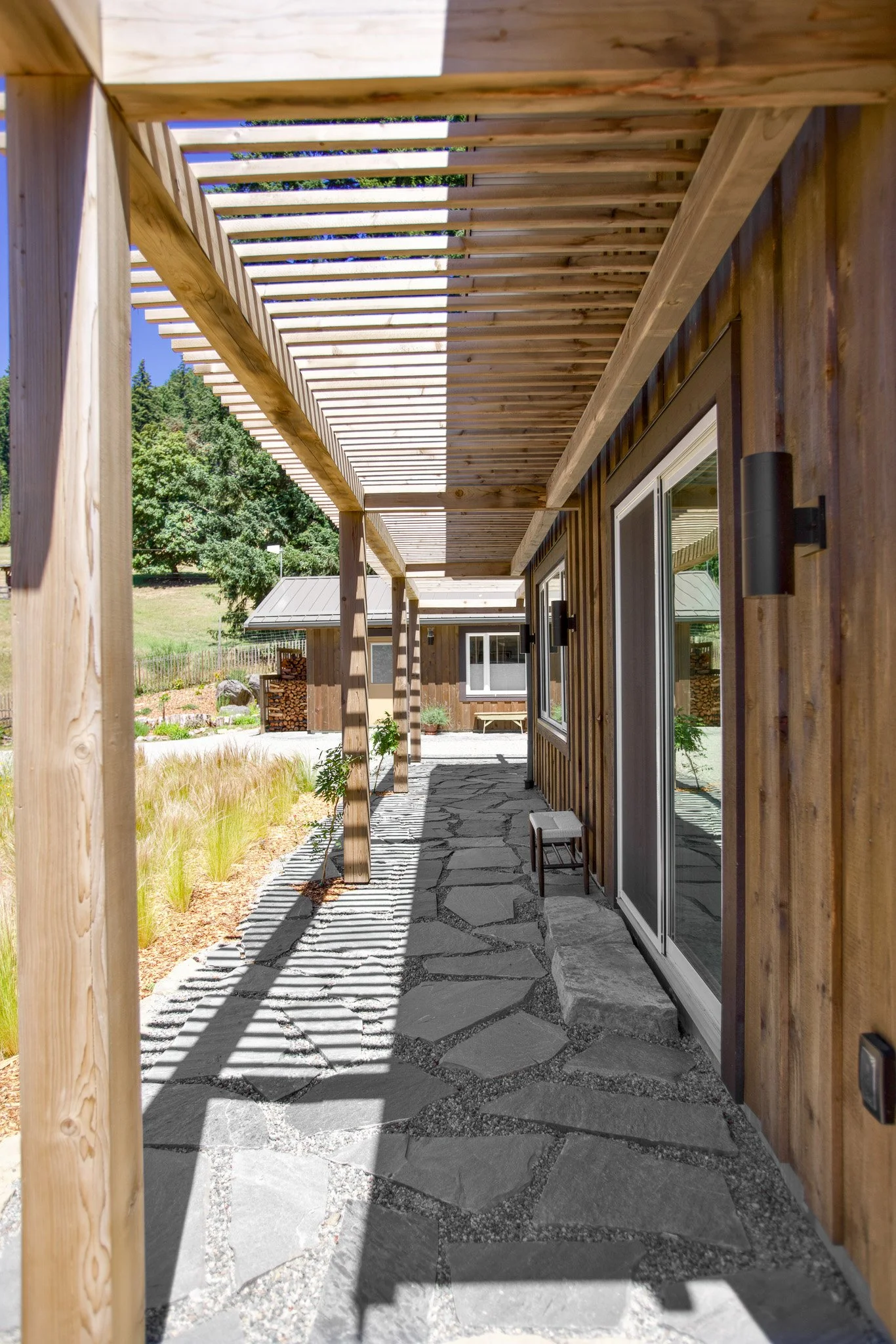 SIDE PATIO.jpg