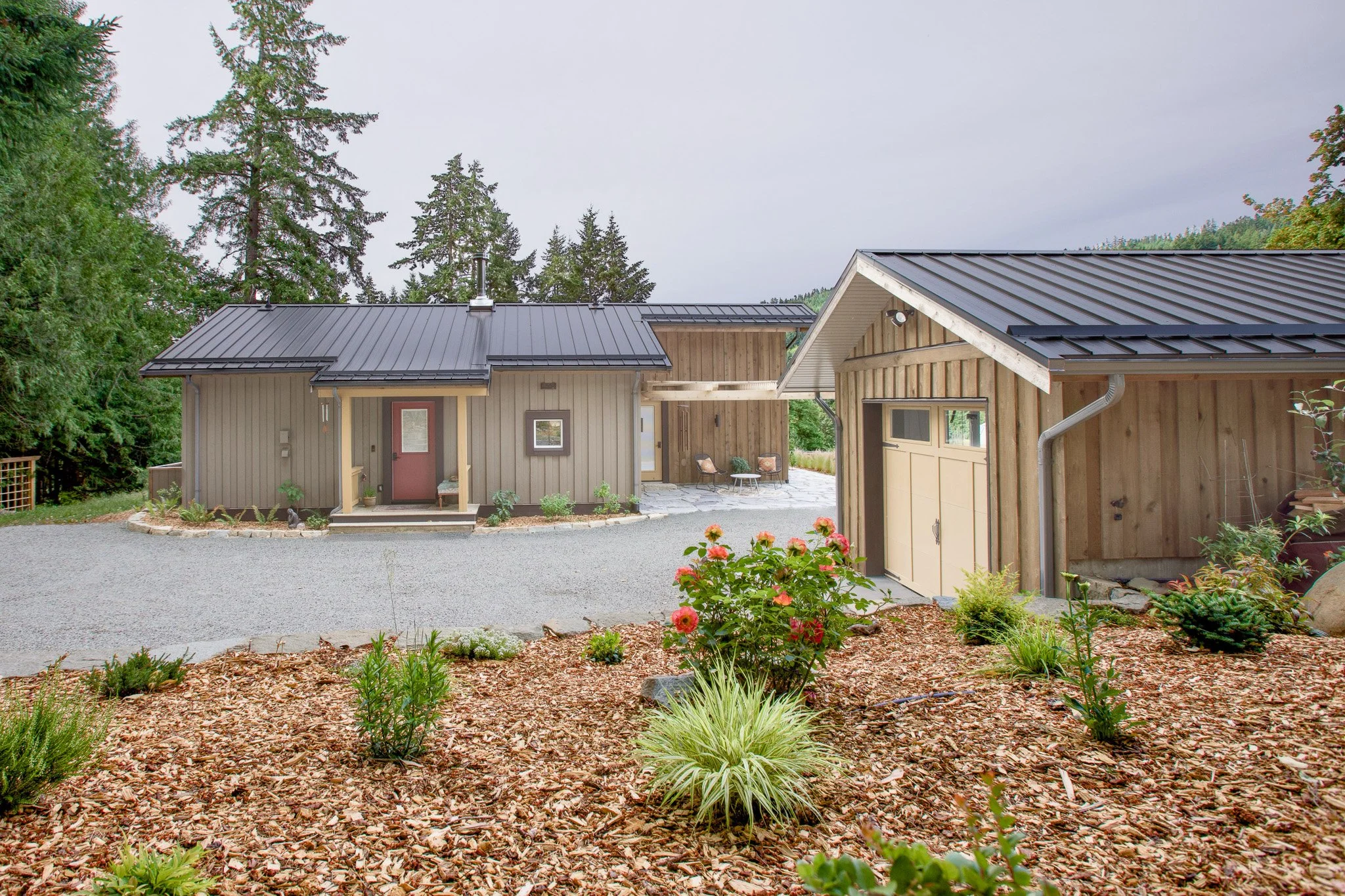 EXT DRIVEWAY - FROM GARDEN.jpg