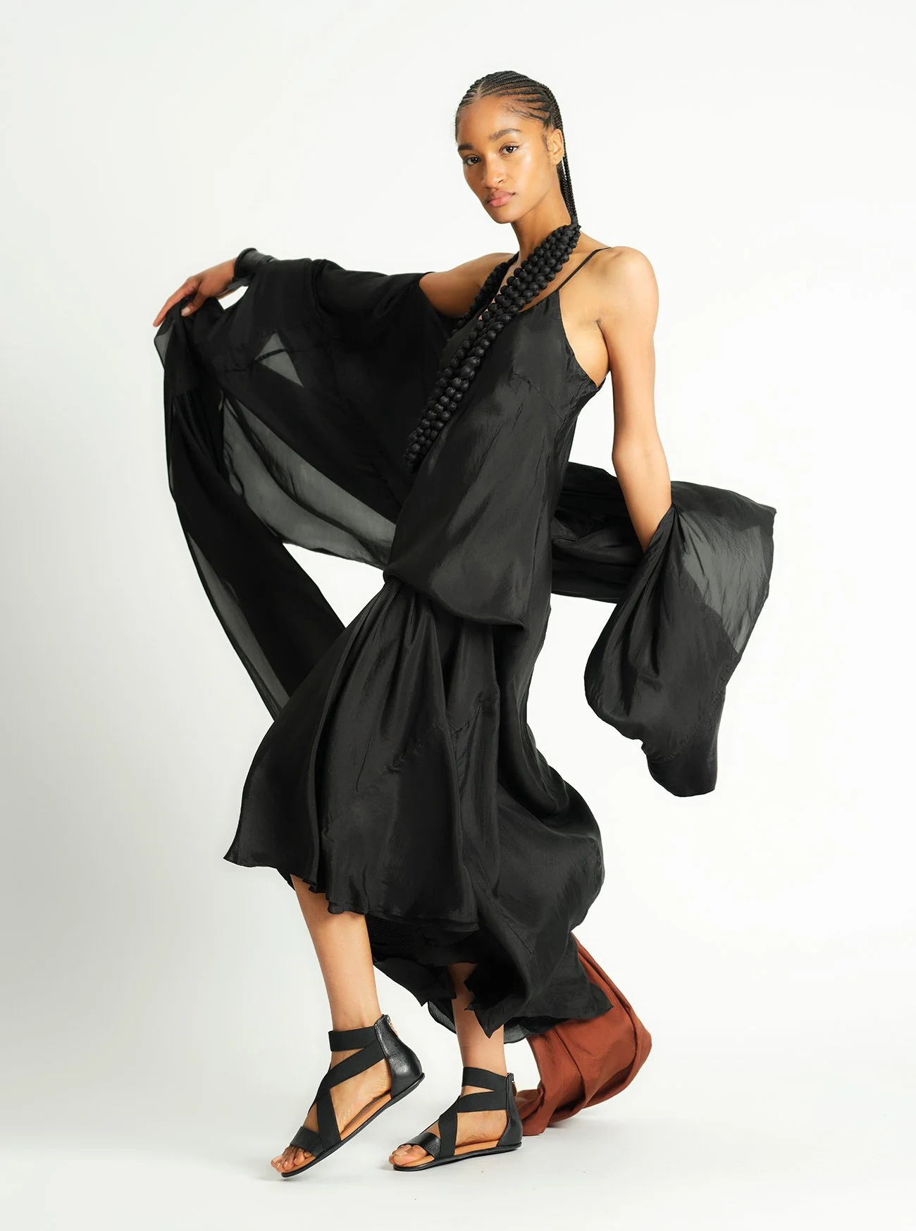 230614_BABINI_Urban_Zen_62_DoubleSlipDress_Black_143-CC.jpg