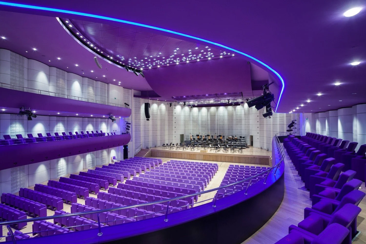 Zlín (CZ) - Martinu Violin Concerto no. 1 w/ Bohuslav Martinu Philharmonic