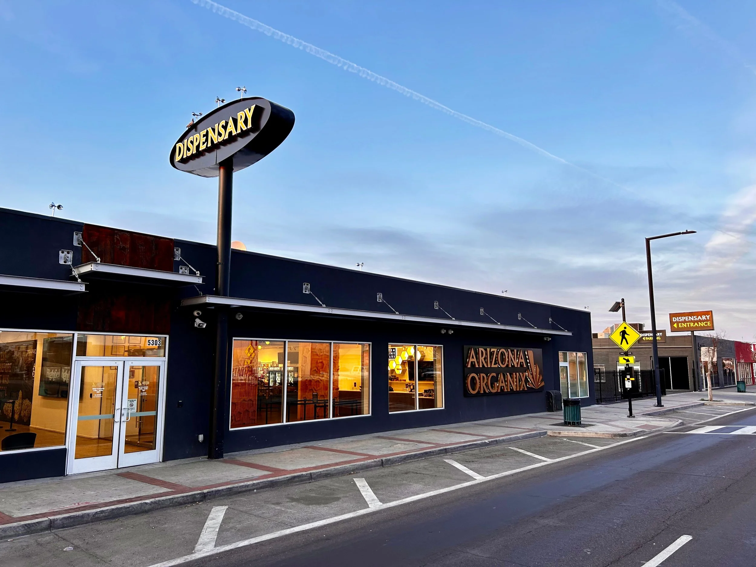 Arizona Organix Dispensary storefront in Glendale, AZ - open 8AM to 10PM daily
