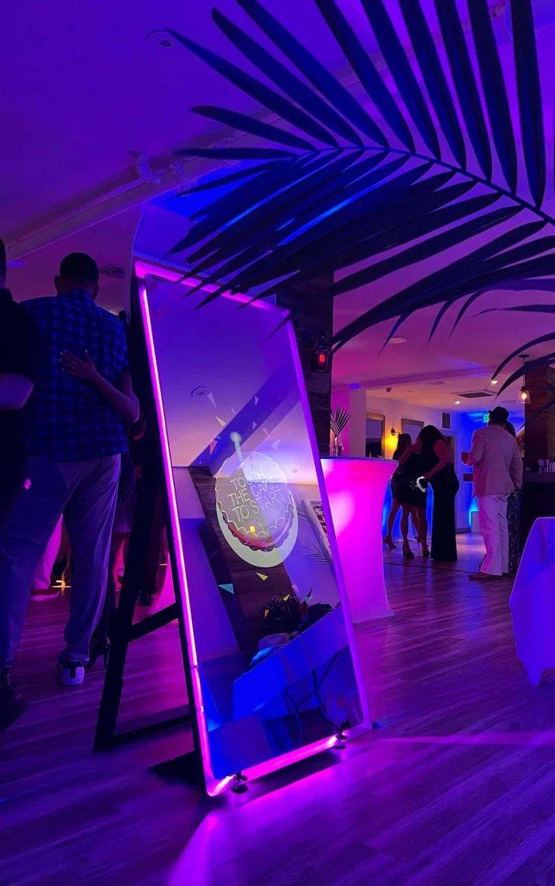 Mirror Photo Booth.jpg