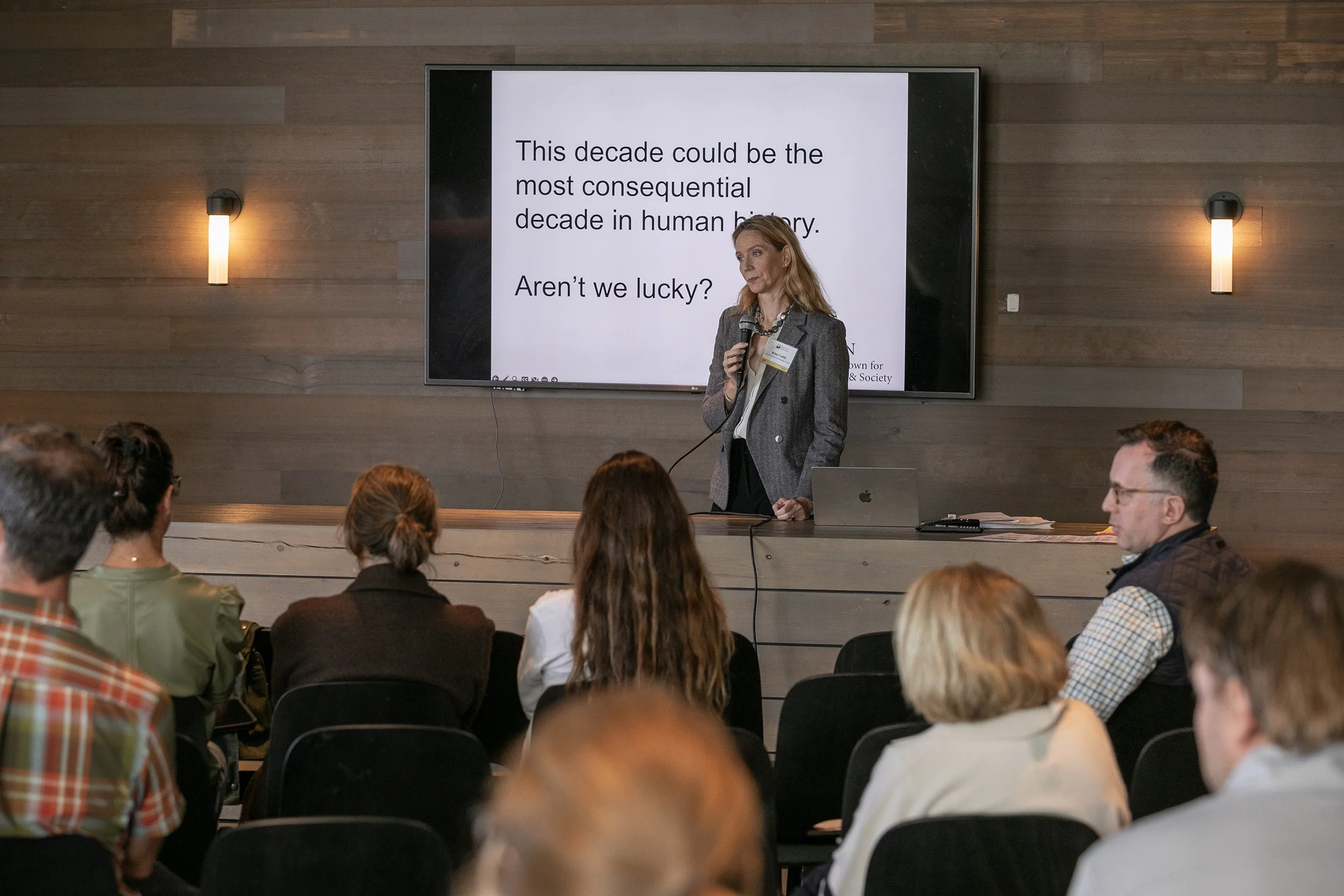 ModernLivingSymp_2023_eventroom_082.jpg