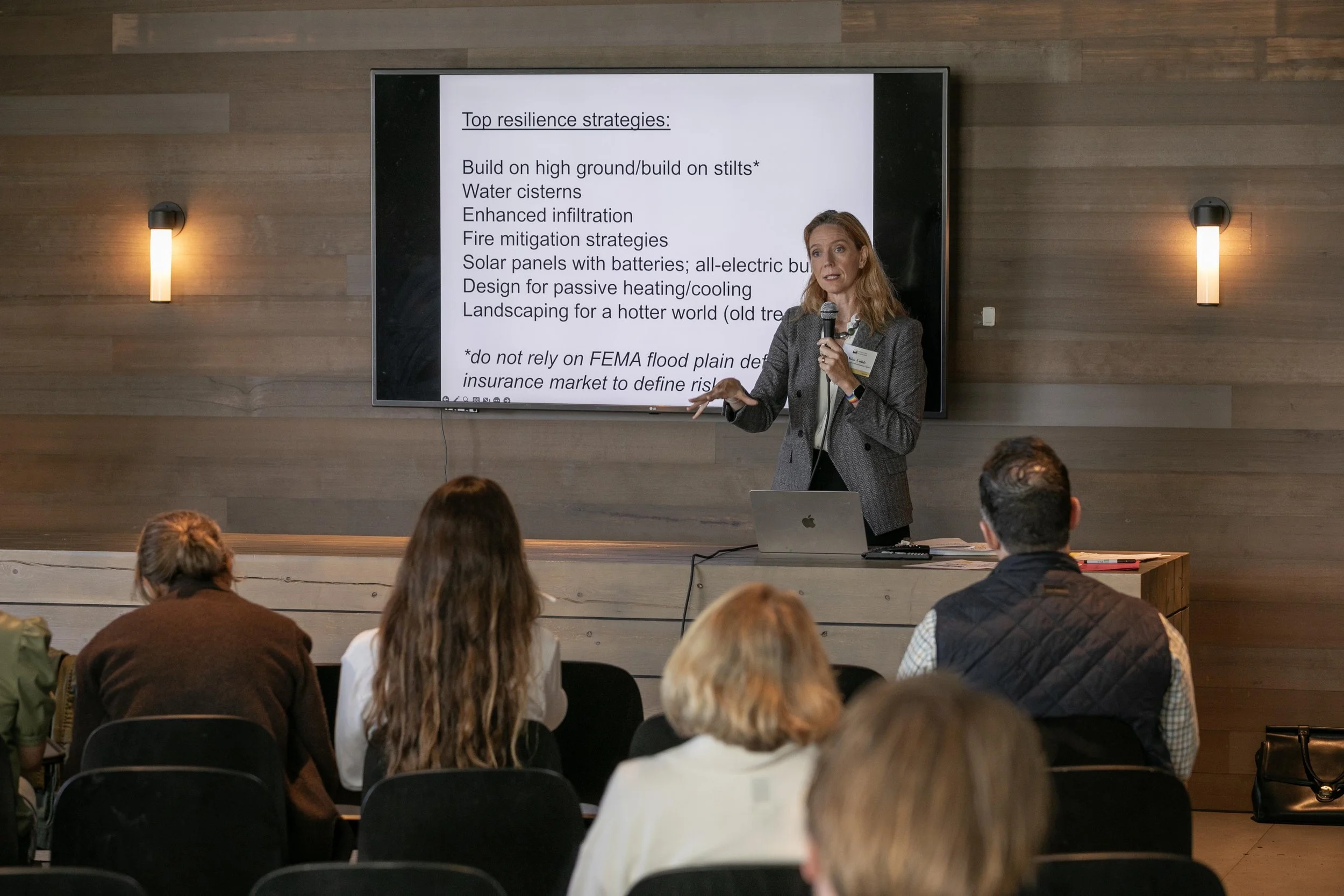 1-ModernLivingSymp_2023_eventroom_064.jpg