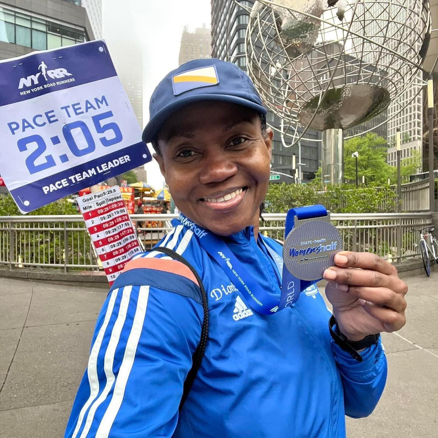 Medal Monday &amp; weekend wrap up  coming in&hellip; in a BIG way!🧨 💥

Congratulations to Dionida Ryce &amp; Maureen King for completing the NYRR women&rsquo;s shape half marathon! Awesome work to D who paced her 2:05 group spot on!👏

Our runners