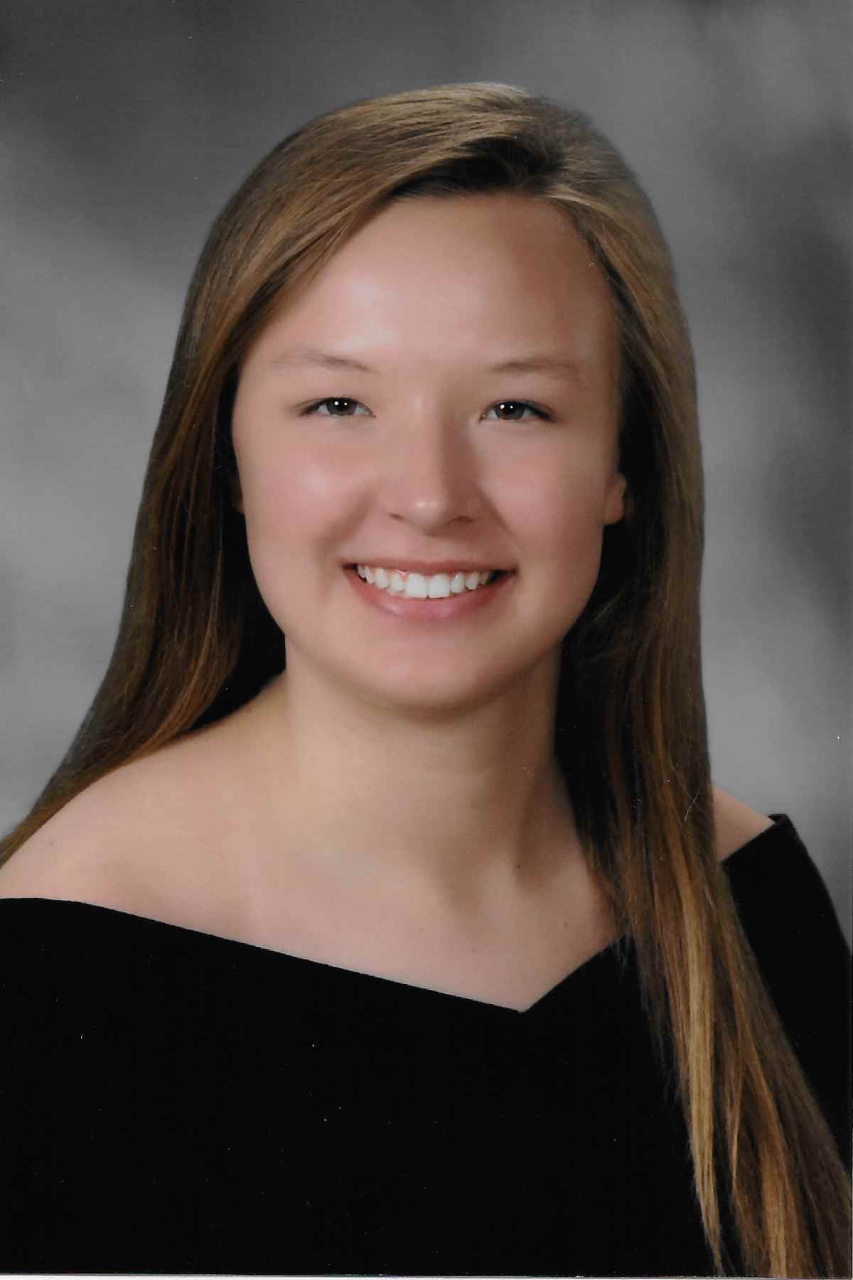 Emma White Senior Photo.jpg