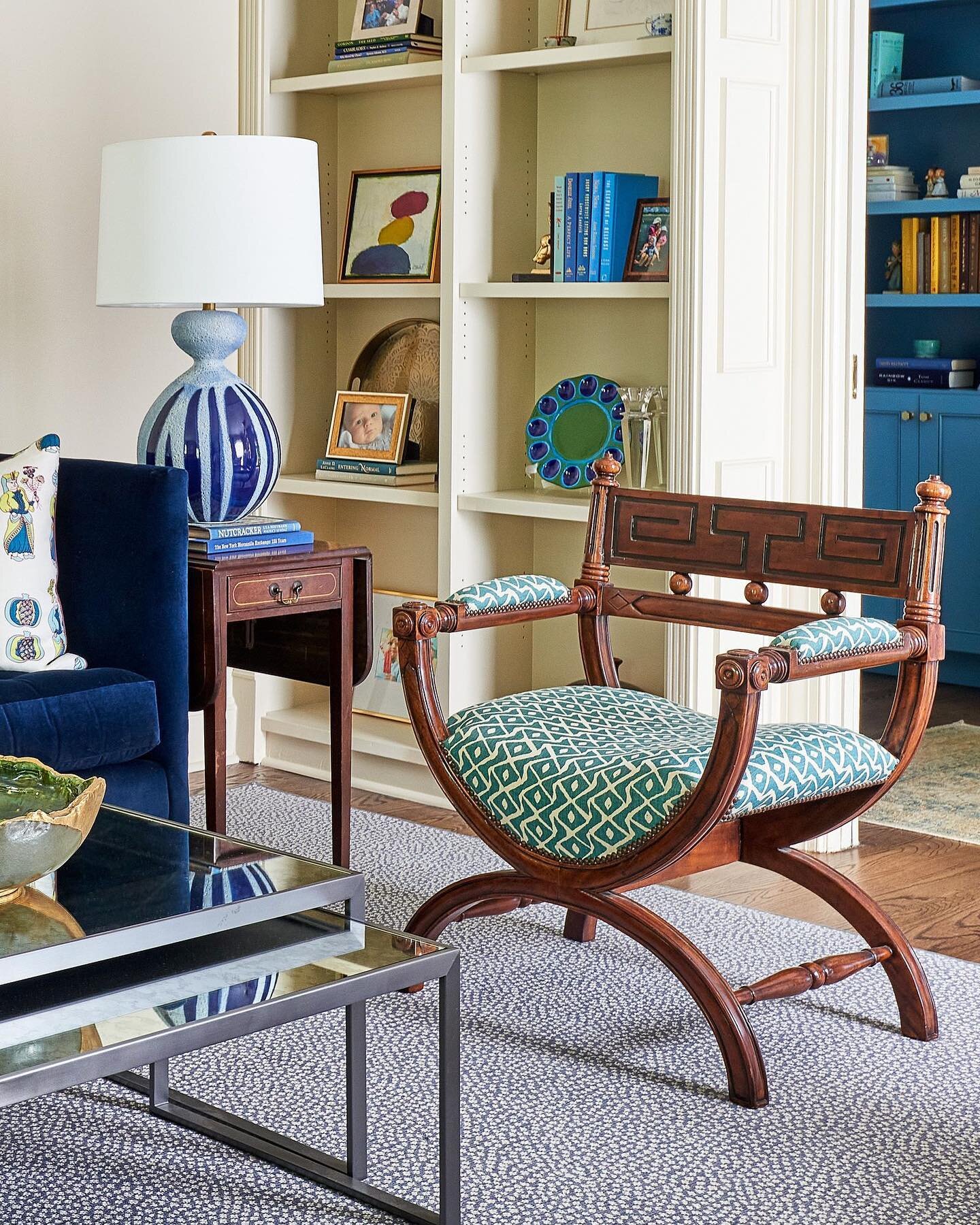 Statement seating from every angle.

#whitneysturgeinteriors #interiordesign #charlotteinteriordesign