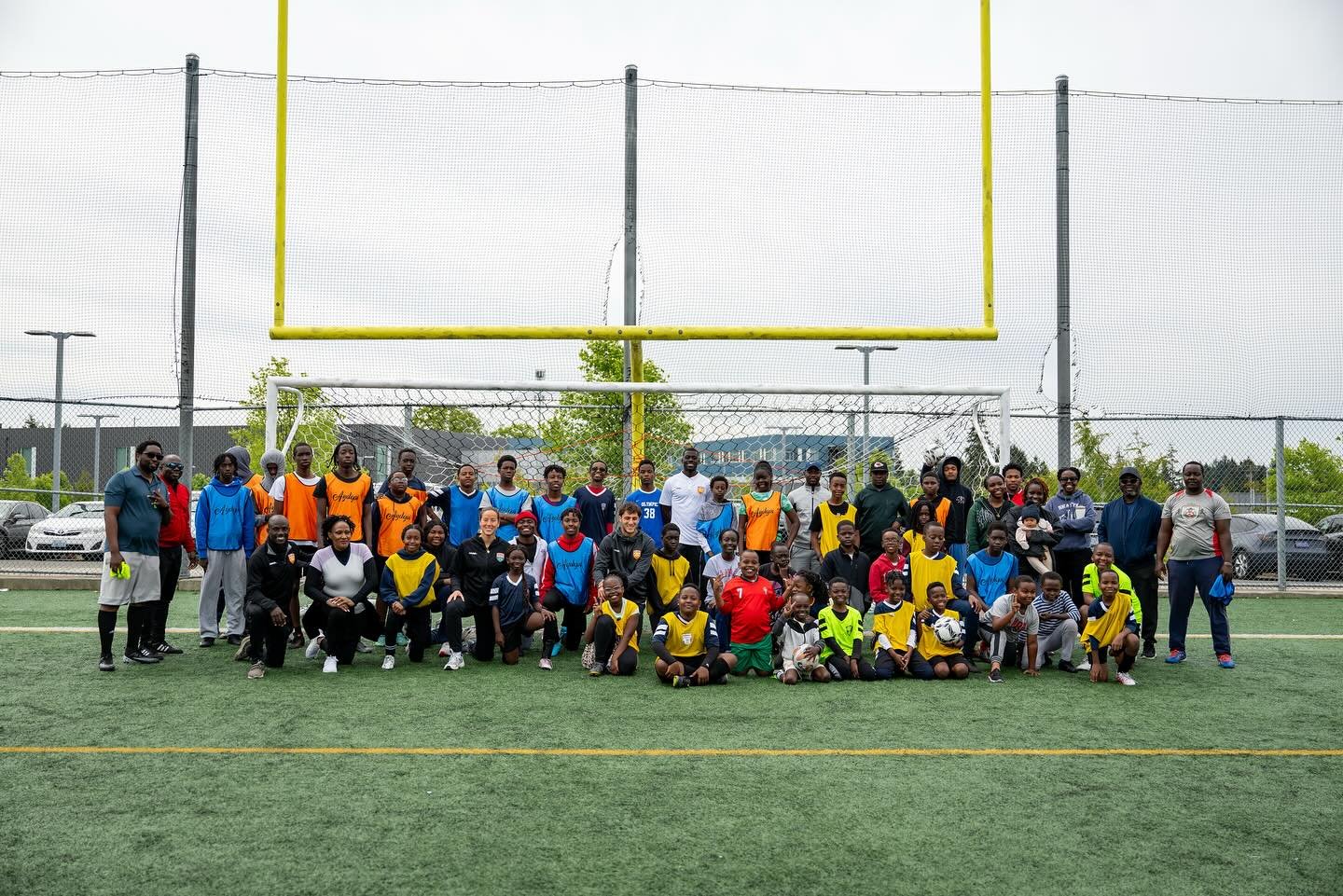 Throwback to our May clinic with Jamhuri United 💫
Bridges United partnered with Jamhuri United last year to provide soccer balls for their programming. Jamhuri is a non-profit in Federal Way that helps more youth play the beautiful game ⚽️
With th