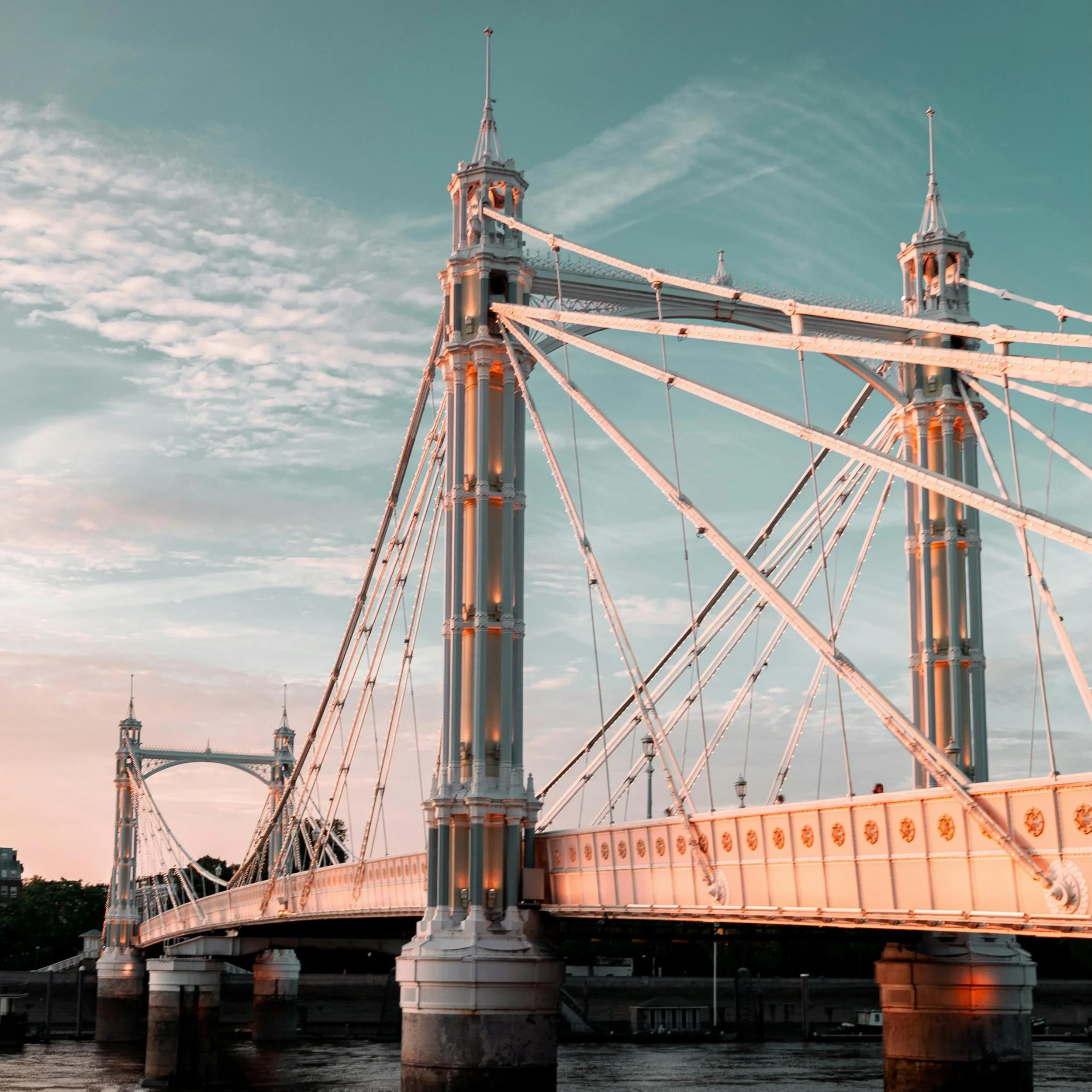 Chelsea evenings never go out of style. ✨

Golden hour over the Thames, a stroll through the neighbourhood, and then a table waiting at Caraffini. Join us for authentic Italian cooking in the heart of Chelsea.

#ChelseaLondon #ChelseaSW3 #ItalianRest