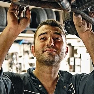portrait-garage-the-mechanic-sqr.jpg