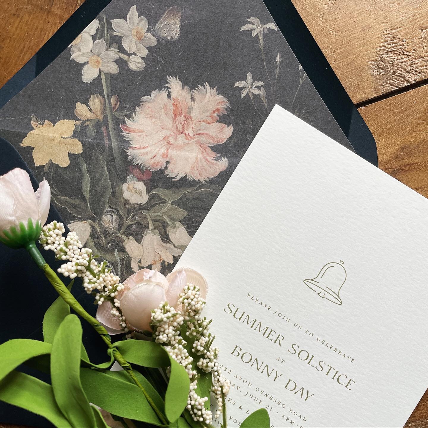 Happy Solstice! ☀️ (A little late)
 
We recently designed these solstice invitations for a flower farm, and the vintage floral liner was the perfect finishing touch!
