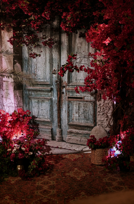 A backdrop styled and designed by Fashionable Florist.