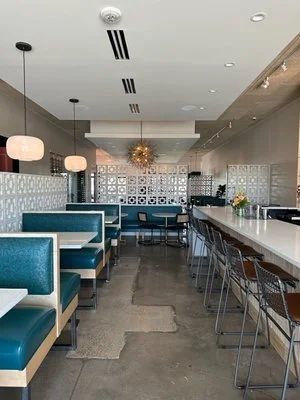 Cocktail dining. Clean bar. Midcentury vibe. Walk in friendly. Open seating bartop. Bartop dining. Happy hour. social hour. Discount appetizers. affordable beer. Lone star on tap. booths. great music playlist. lively atmospear. highchairs available.