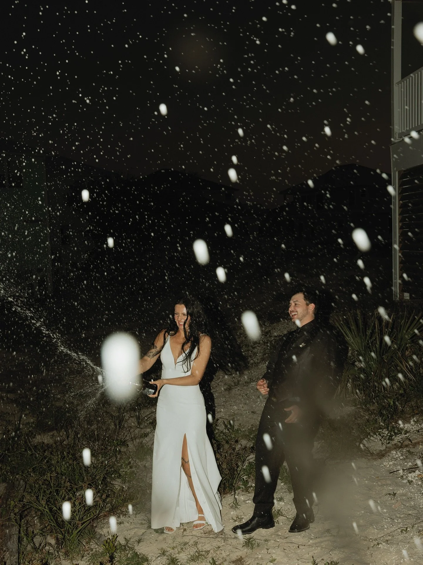 We had a lot of great moments celebrating Madelyn + Rob, but getting sprayed with champagne was one of my favorites 😂 scroll to peep Rob like “not the photographer!!” 
Worth it though. I’m for real when I say I’m down for an