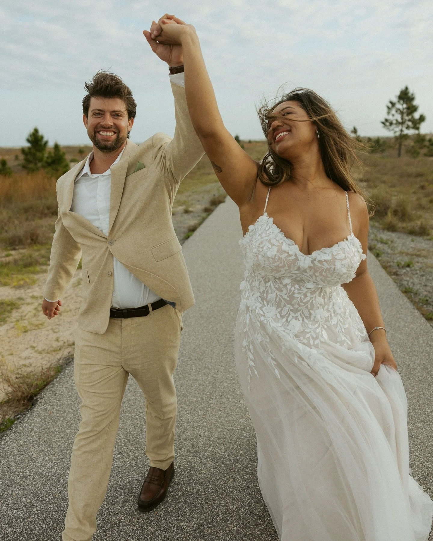 Running into another wedding weekend ❤️❤️ 

My spring has been packed full of gorgeous elopements &amp; intimate weddings right here in Alabama. Right when my soul needed to be still for a while, and I needed lots of happy distractions. I&rsquo;m hon