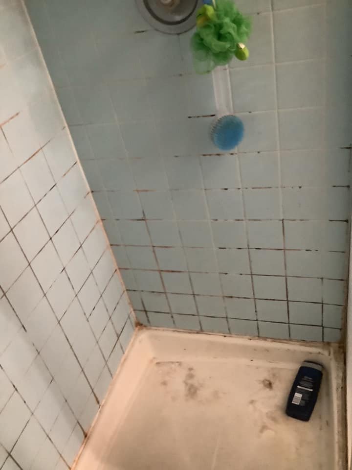 gallery shower before.jpeg