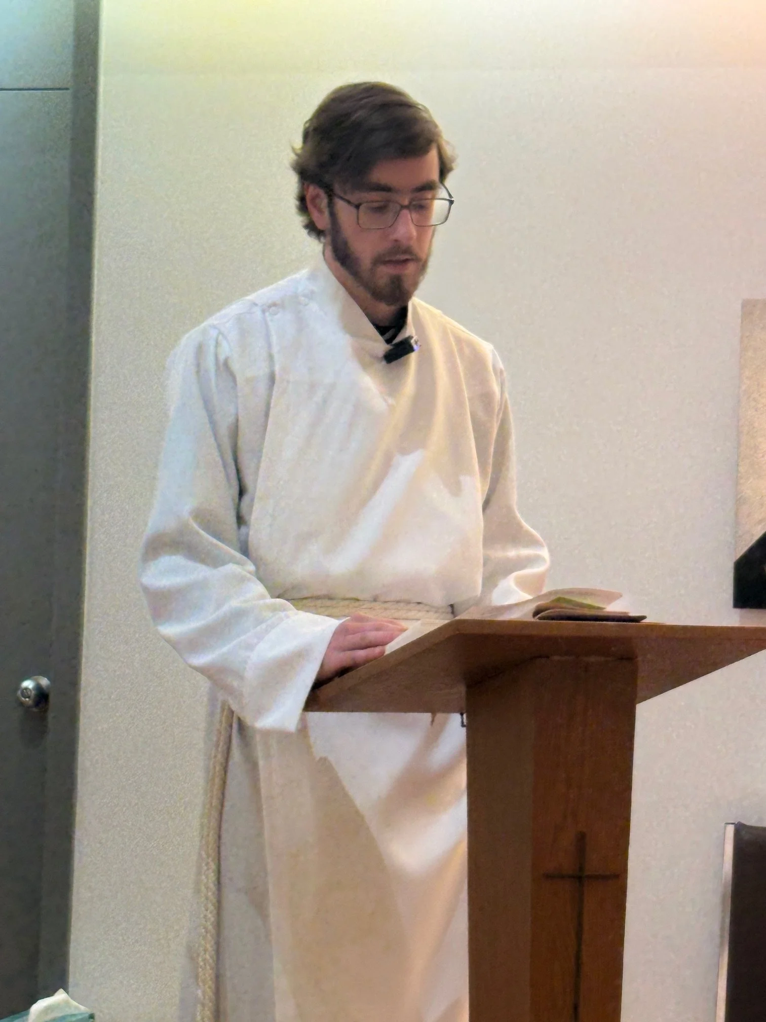 Kristian Berg leading worship.