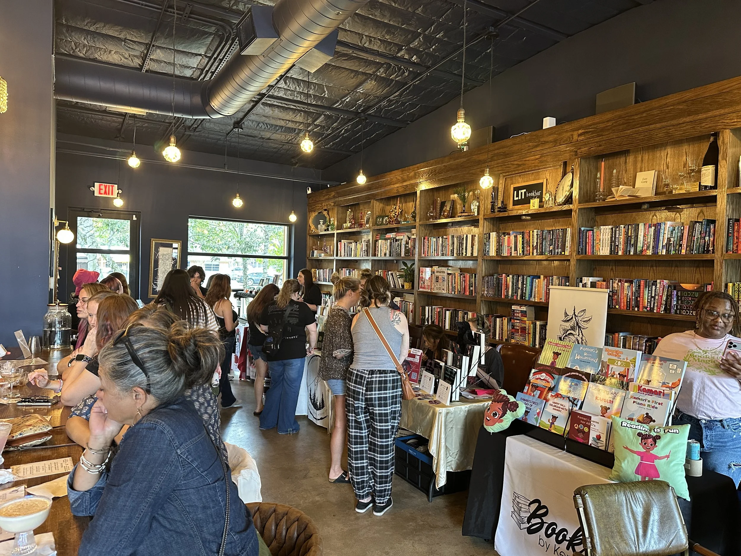 LIT bookbar