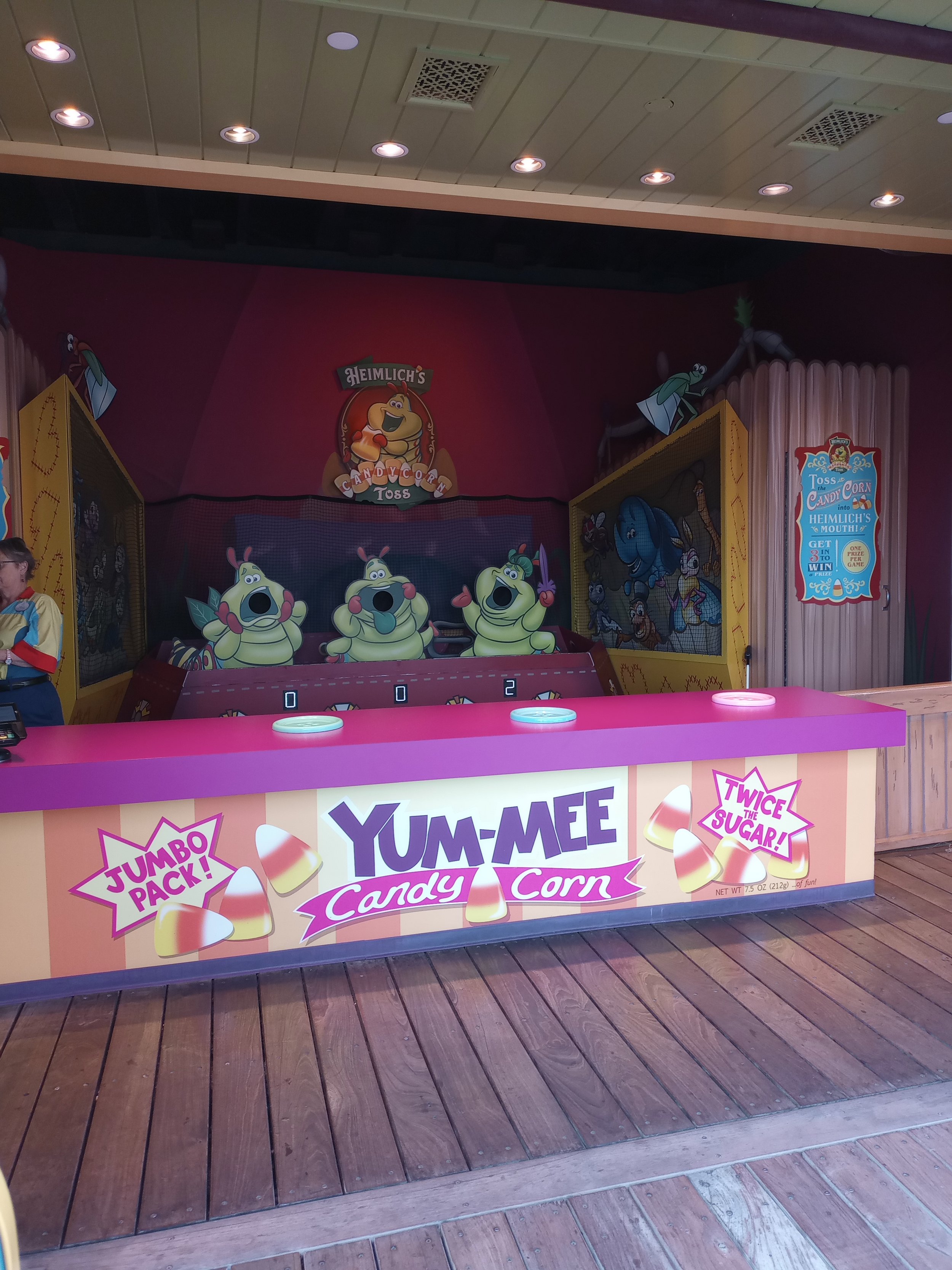Juegos de Pixar Pier: Heimlich's Candy Corn Toss