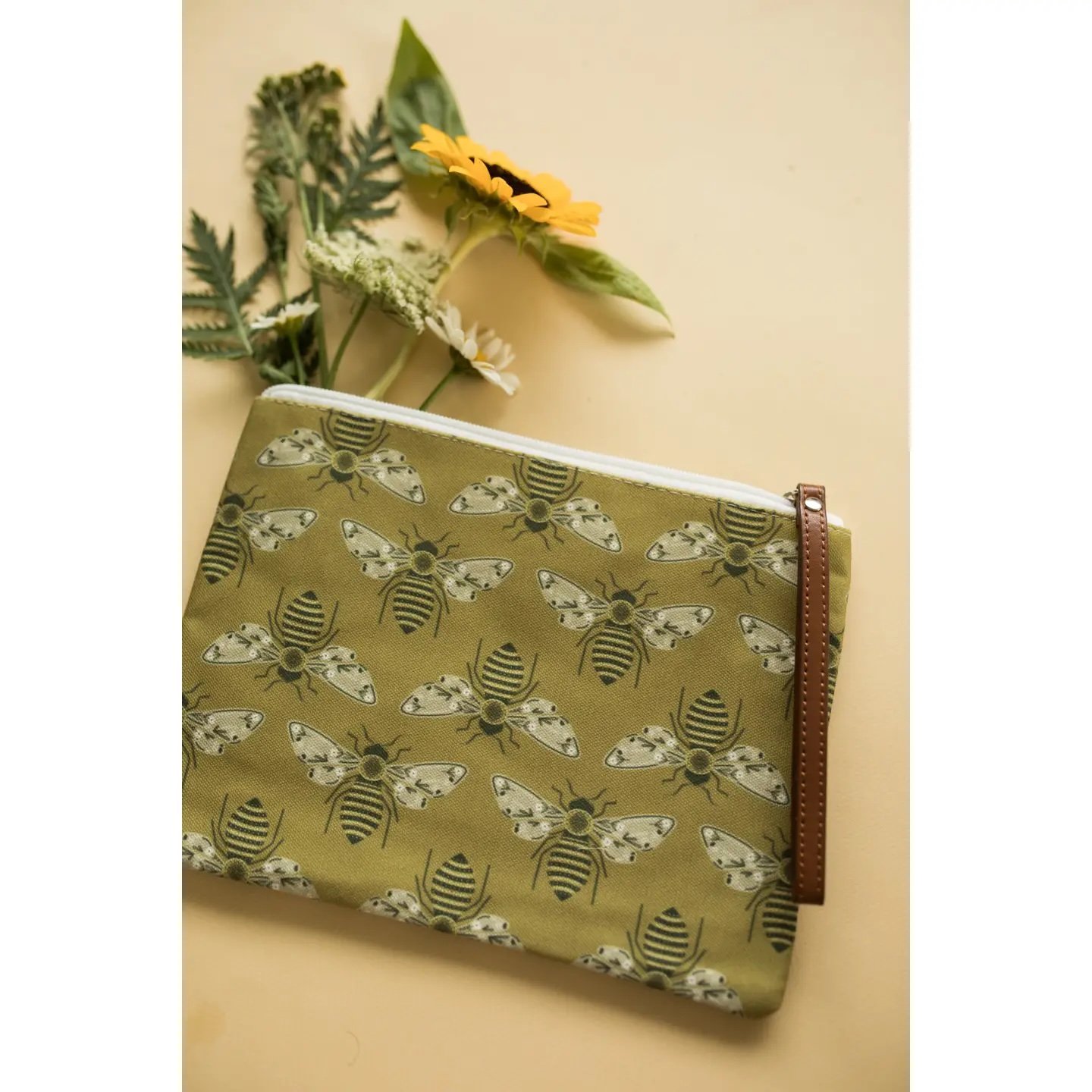 Busy Bee Pouch.jpeg