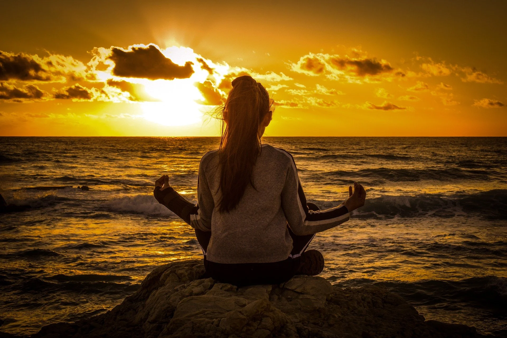 8 Quick and Easy Meditation Techniques to Calm Your Anxious Mind