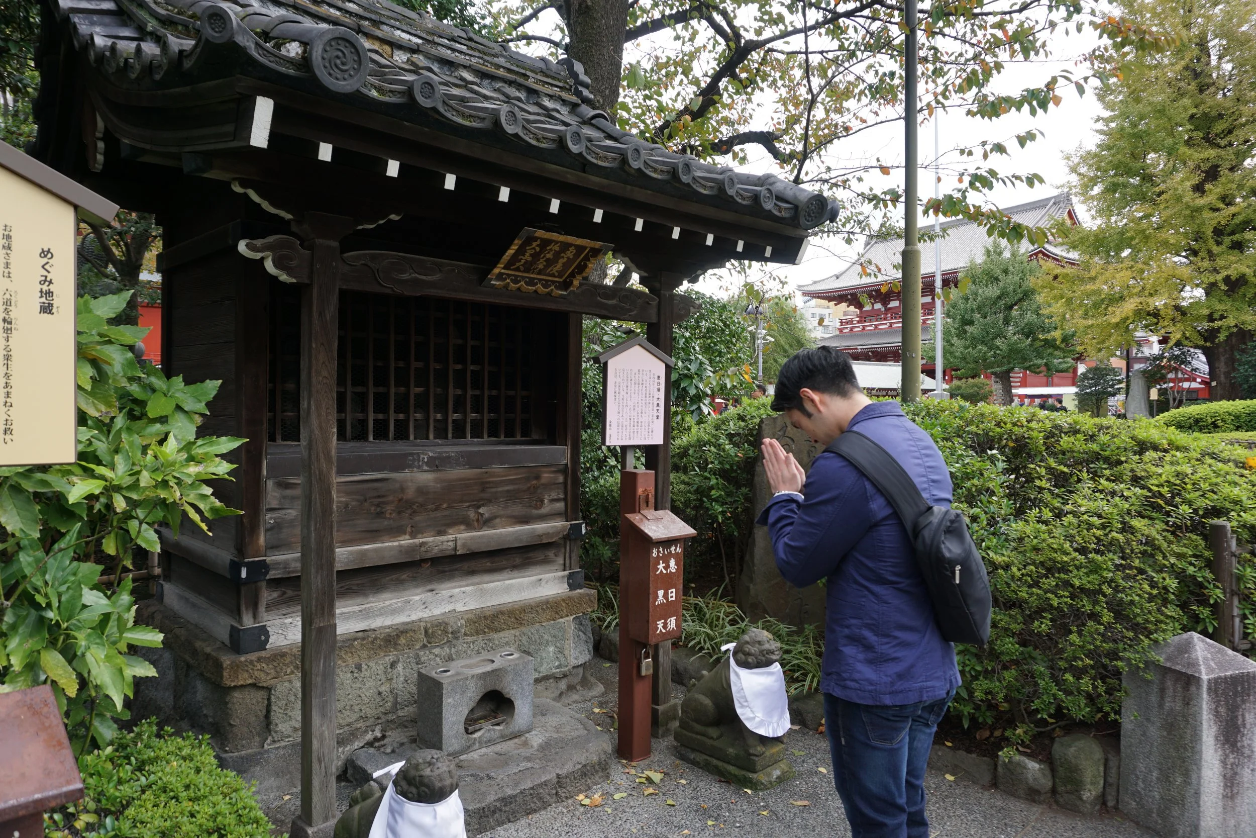 Embrace the Convenience: Why a Small Sling Bag is Perfect for Informal Running Around NYC