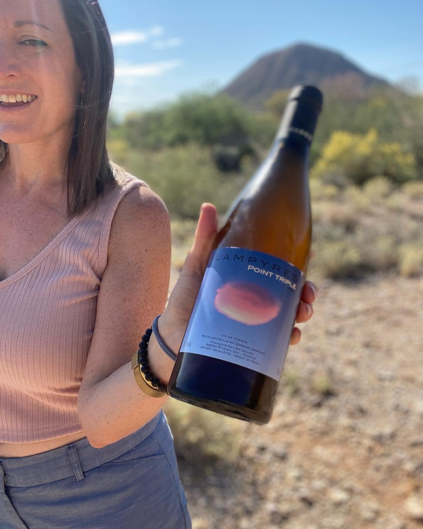 🧡Orange wine became so trendy, I stopped drinking them. Until now.
.
.
👉Introducing Point Triple, from vigneron Francois-Xavier Daur&eacute;, an energetic, groundbreaking French winemaker who split with tradition in more ways than one.
.
.
✈️For th