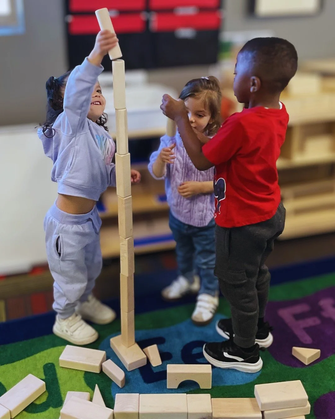 Curiosity leads the way in our classrooms. From experiments to creative building projects, our young learners are developing the confidence to ask questions and discover solutions.
#HandsOnLearning #PreschoolSTEM