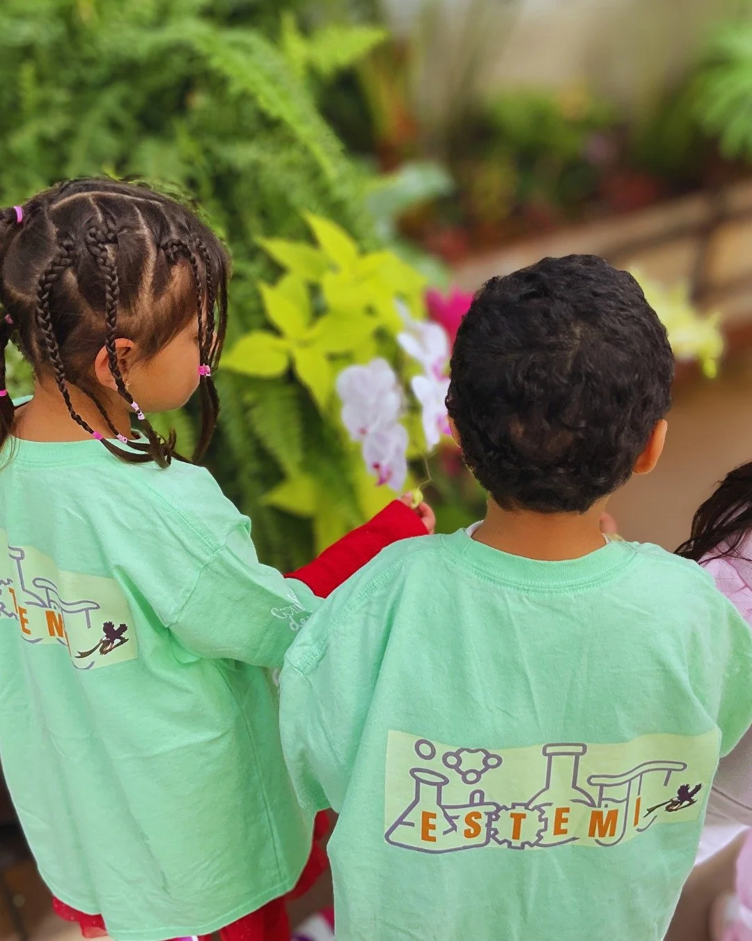 Learning happens everywhere! Today our students explored beyond the classroom and connected what they&rsquo;ve been learning to the world around them.
#FieldTripFun #LearningEverywhere
