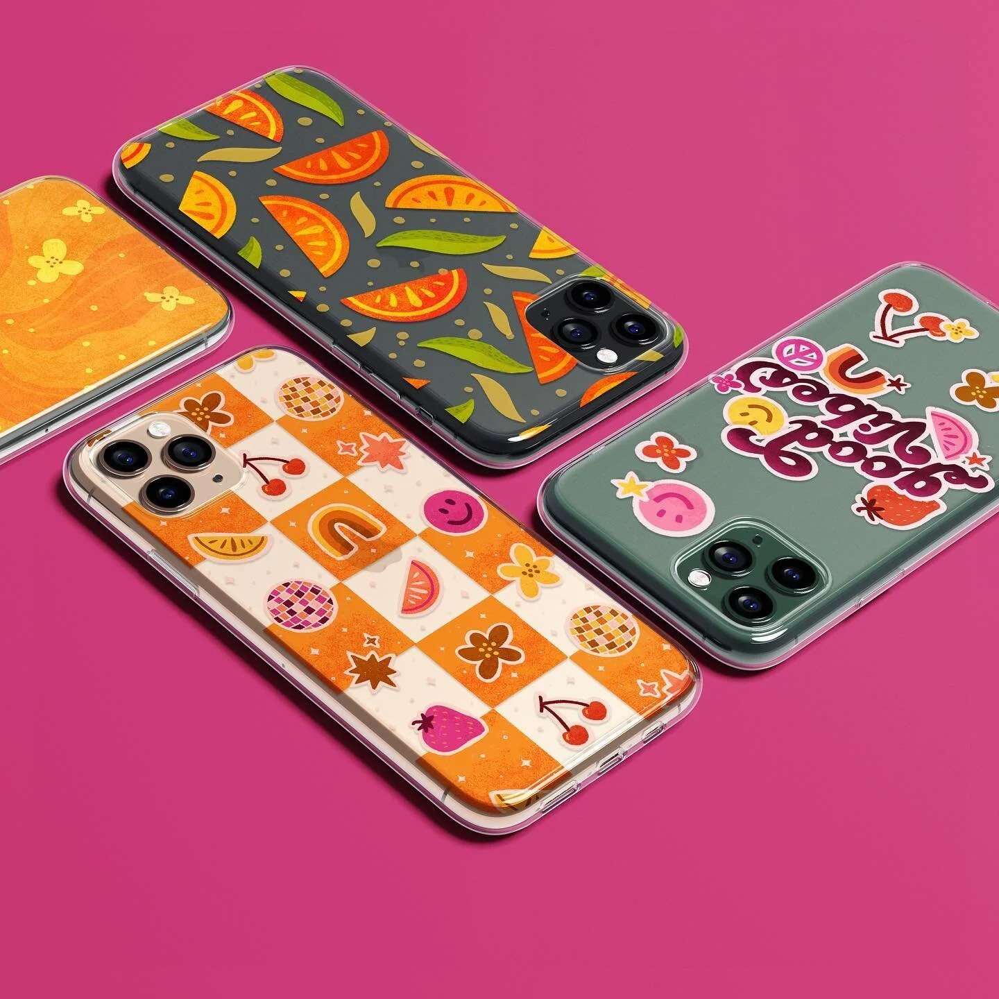 Something about these #retroinspired designs are giving me serious phone case vibes. 

Still having fun with #mixitupmay23: orange 🧡 happy 😊 fruit 🍓 Want to join me and my cohosts (@iamgiagraham @winkandwonder @heyalissandra @littlesistersstudio) 