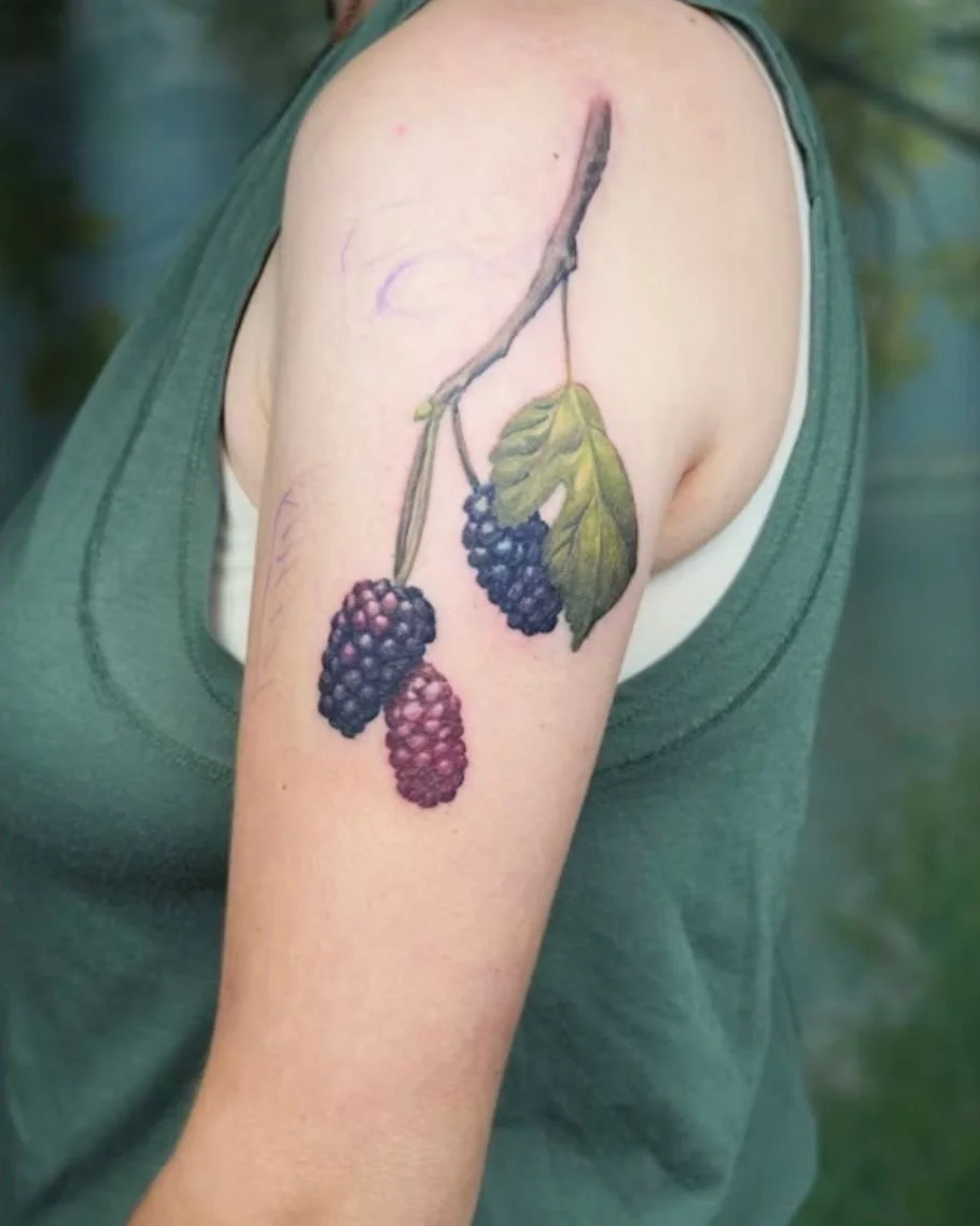 Courtney grew up in Ohio seeing red mulberry trees everywhere. She wanted to carry that memory with her.💭

The red mulberry is native to the eastern US but has an invasive lookalike, the white mulberry. So we made sure this was unmistakably the real